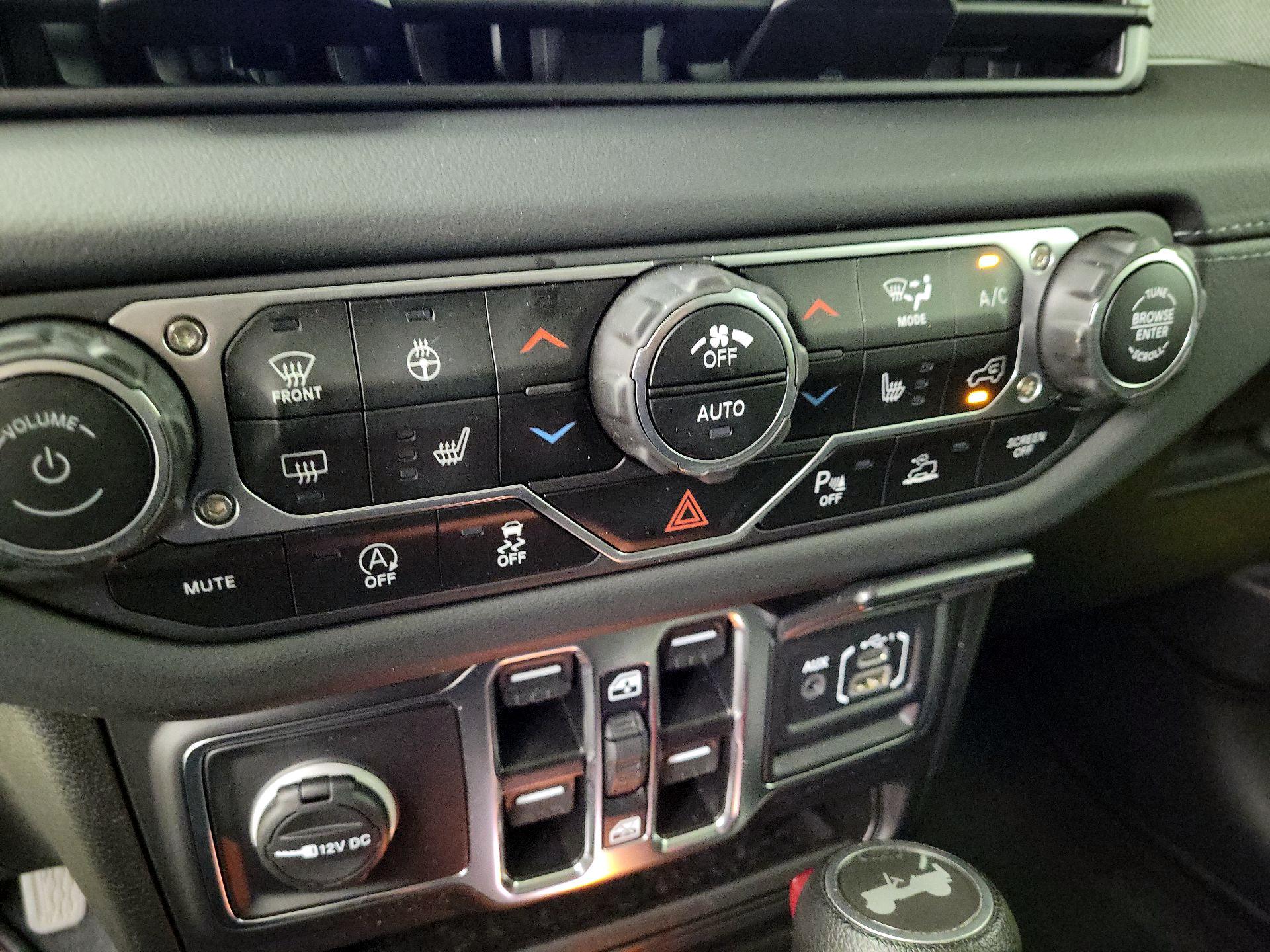 Thumbnail: 2024 Jeep Wrangler - 16