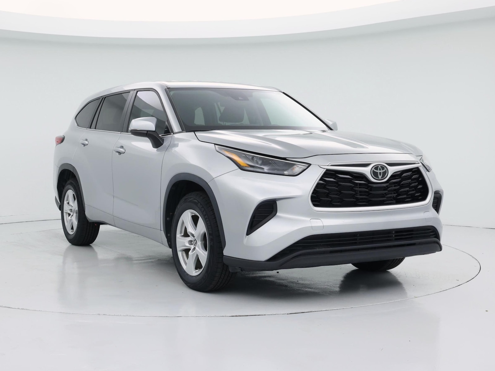 2023 Toyota Highlander L - Photo 2