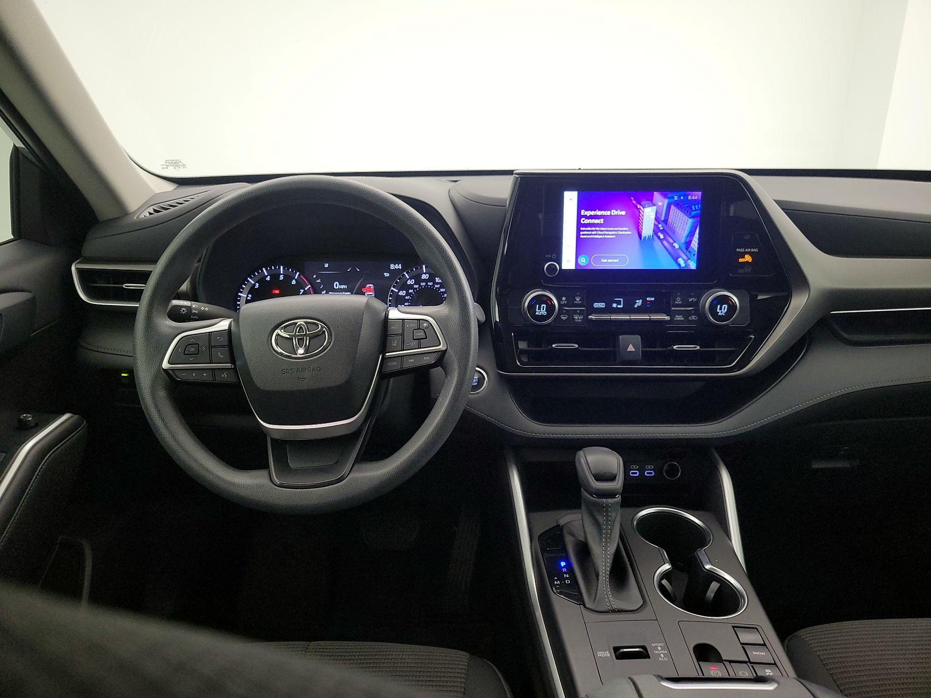 Thumbnail: 2023 Toyota Highlander - 10