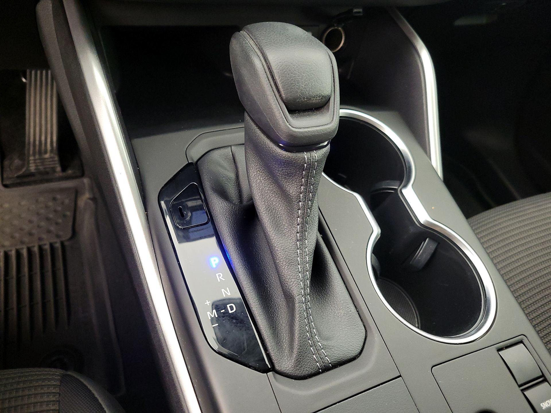 Thumbnail: 2023 Toyota Highlander - 17