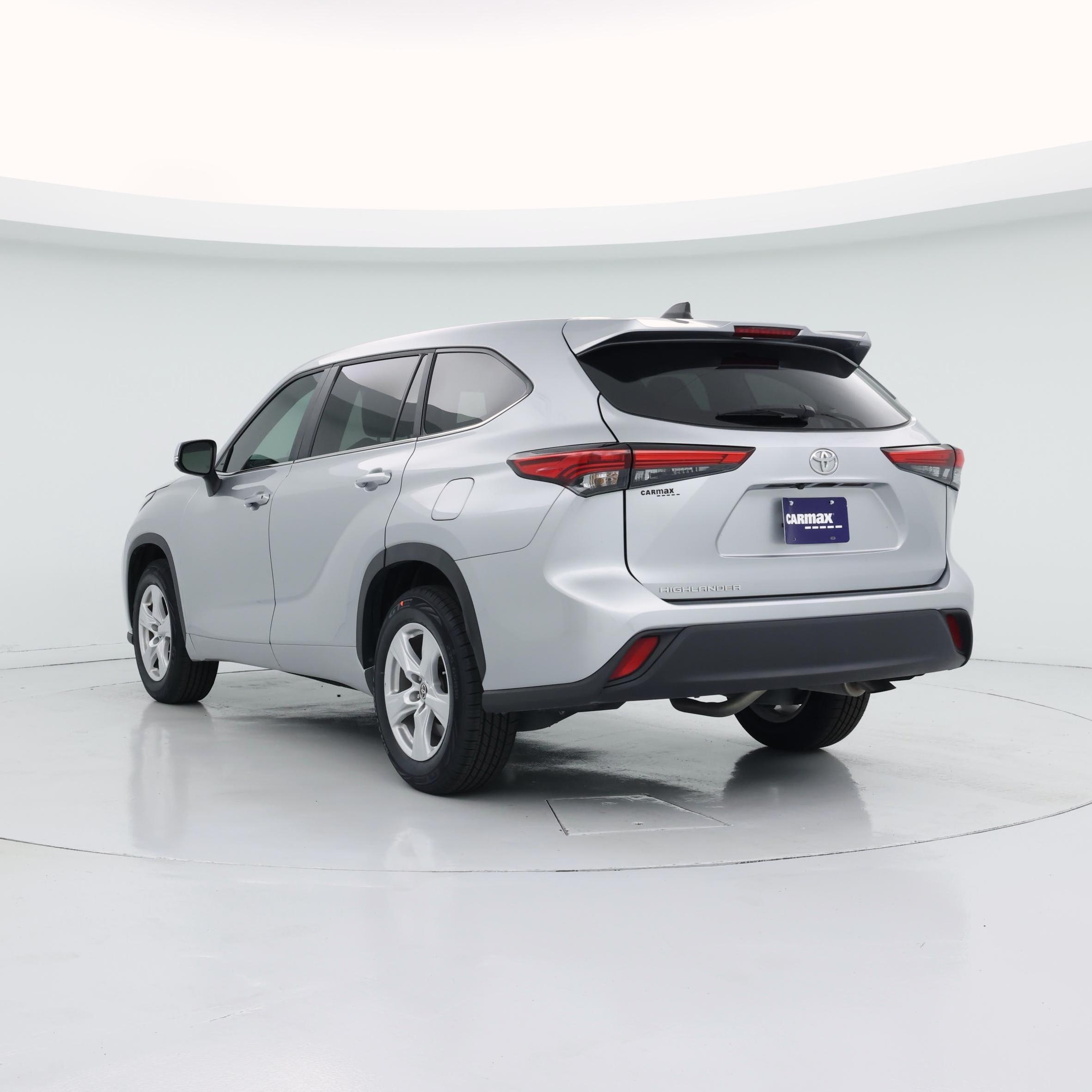 Thumbnail: 2023 Toyota Highlander - 2