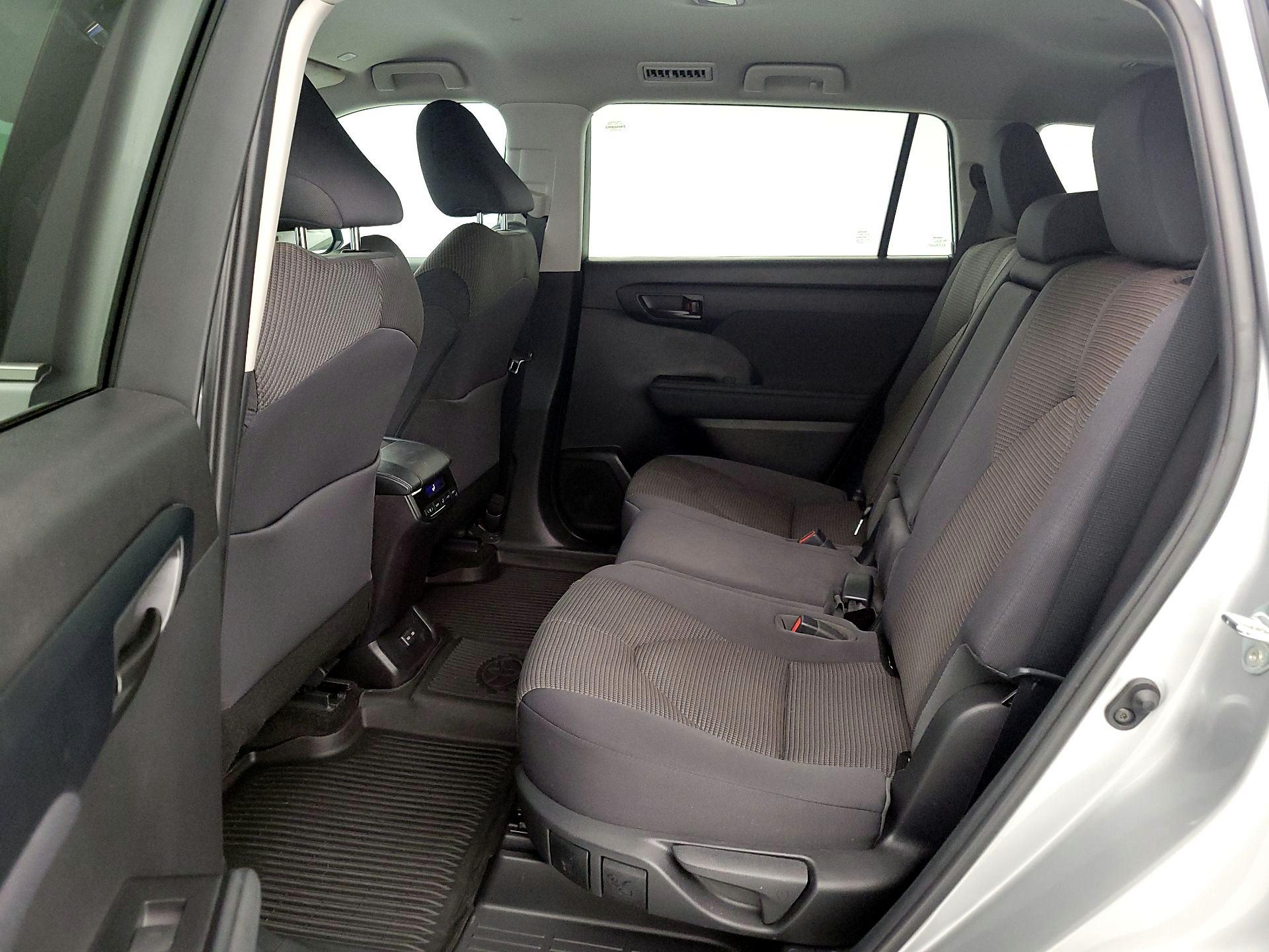 Thumbnail: 2023 Toyota Highlander - 19
