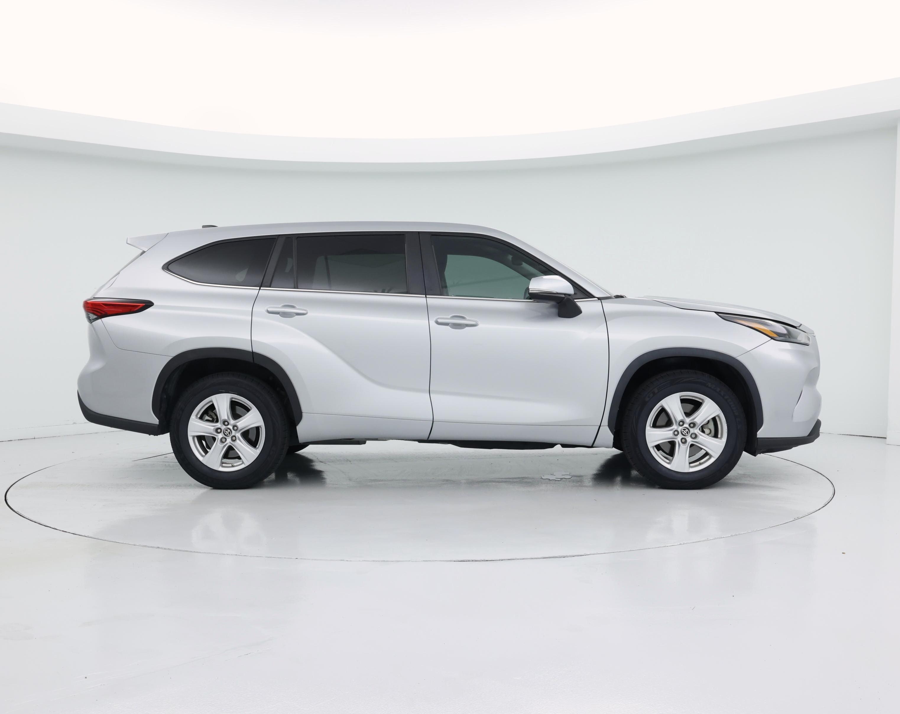 Thumbnail: 2023 Toyota Highlander - 7