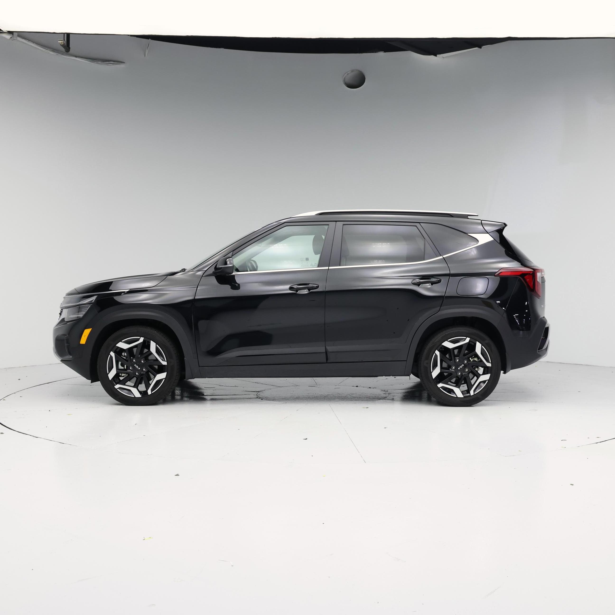 Thumbnail: 2024 Kia Seltos - 3