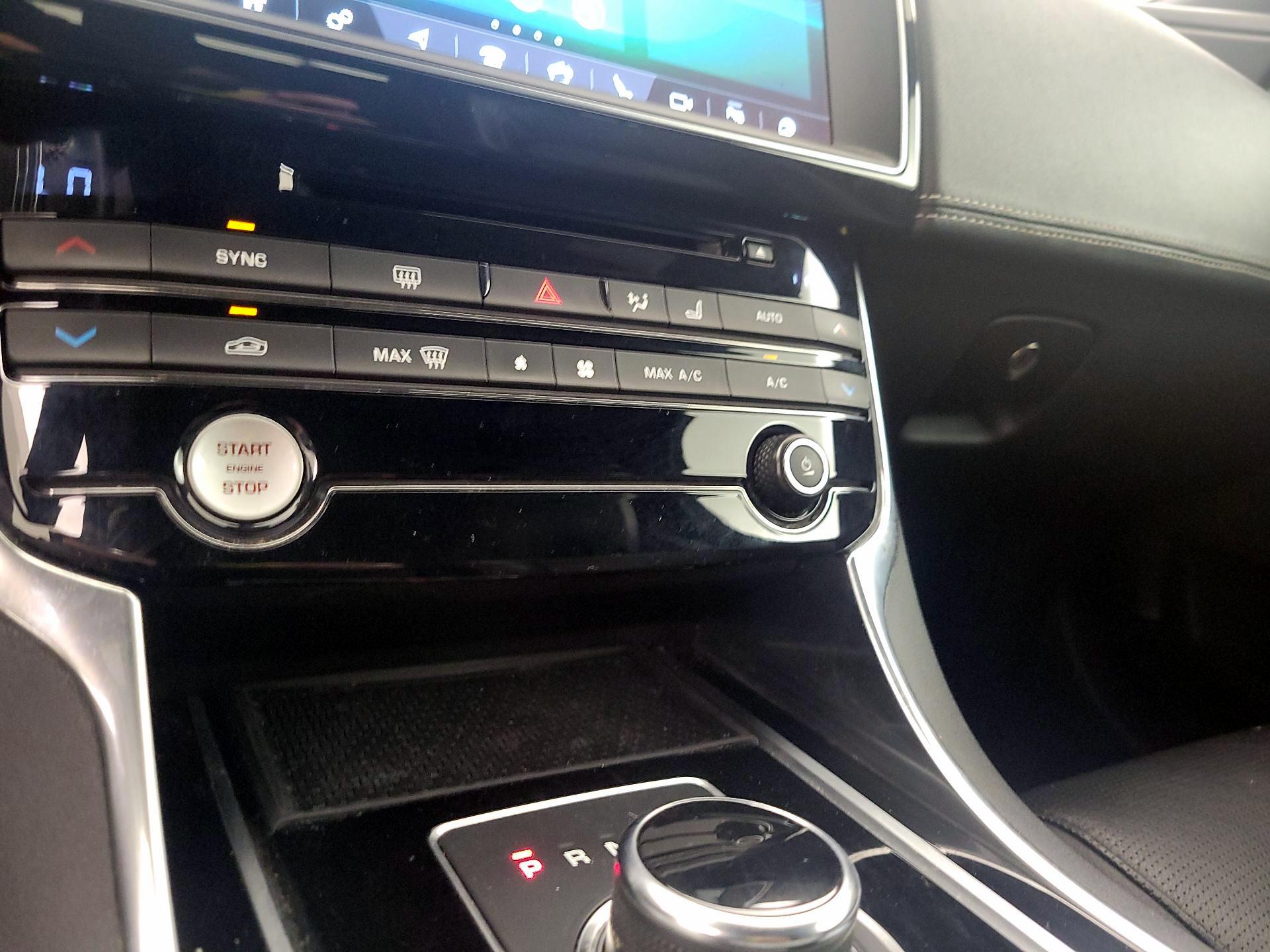 Thumbnail: 2018 Jaguar XE - 15