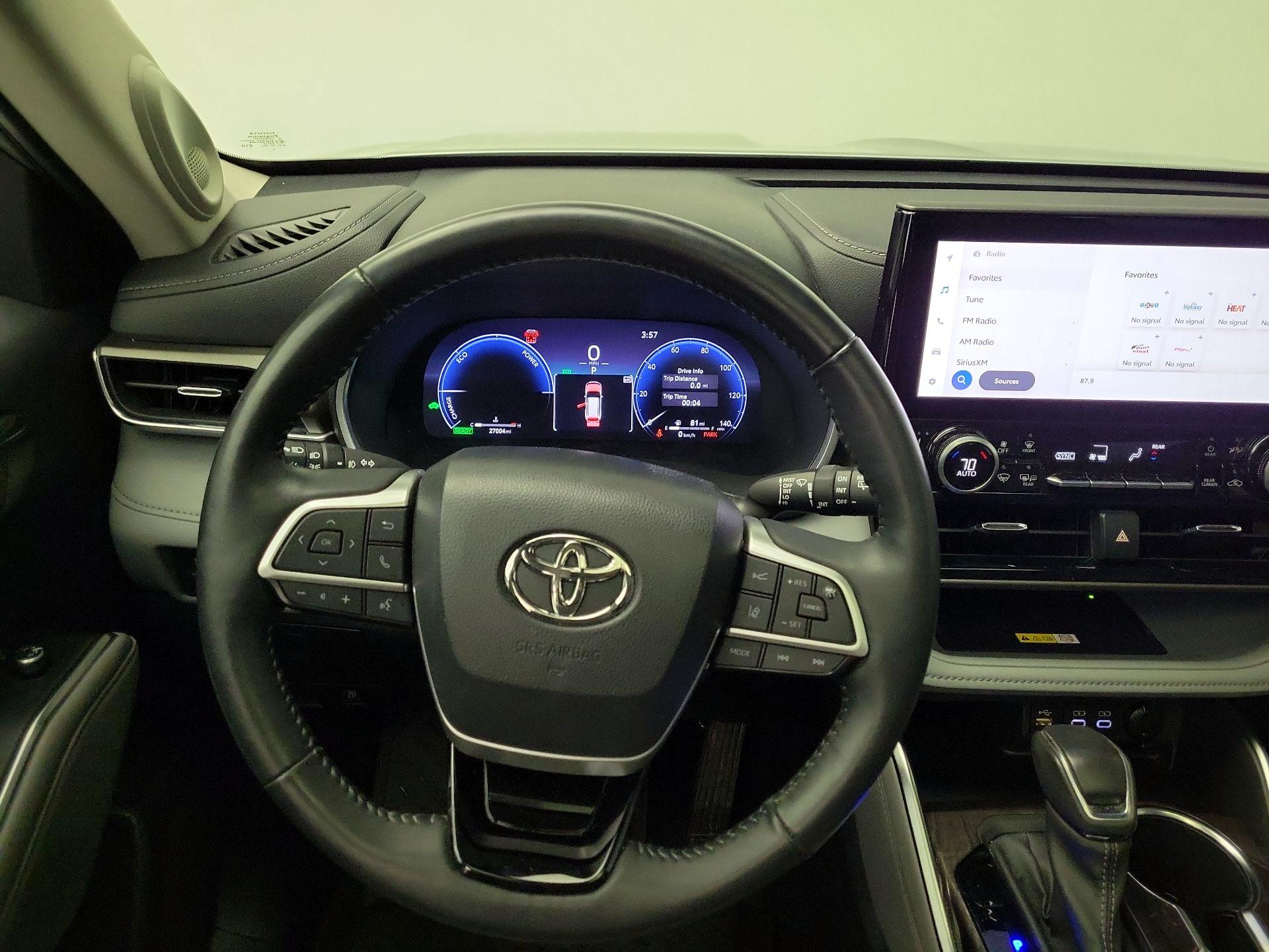 Thumbnail: 2023 Toyota Highlander - 10