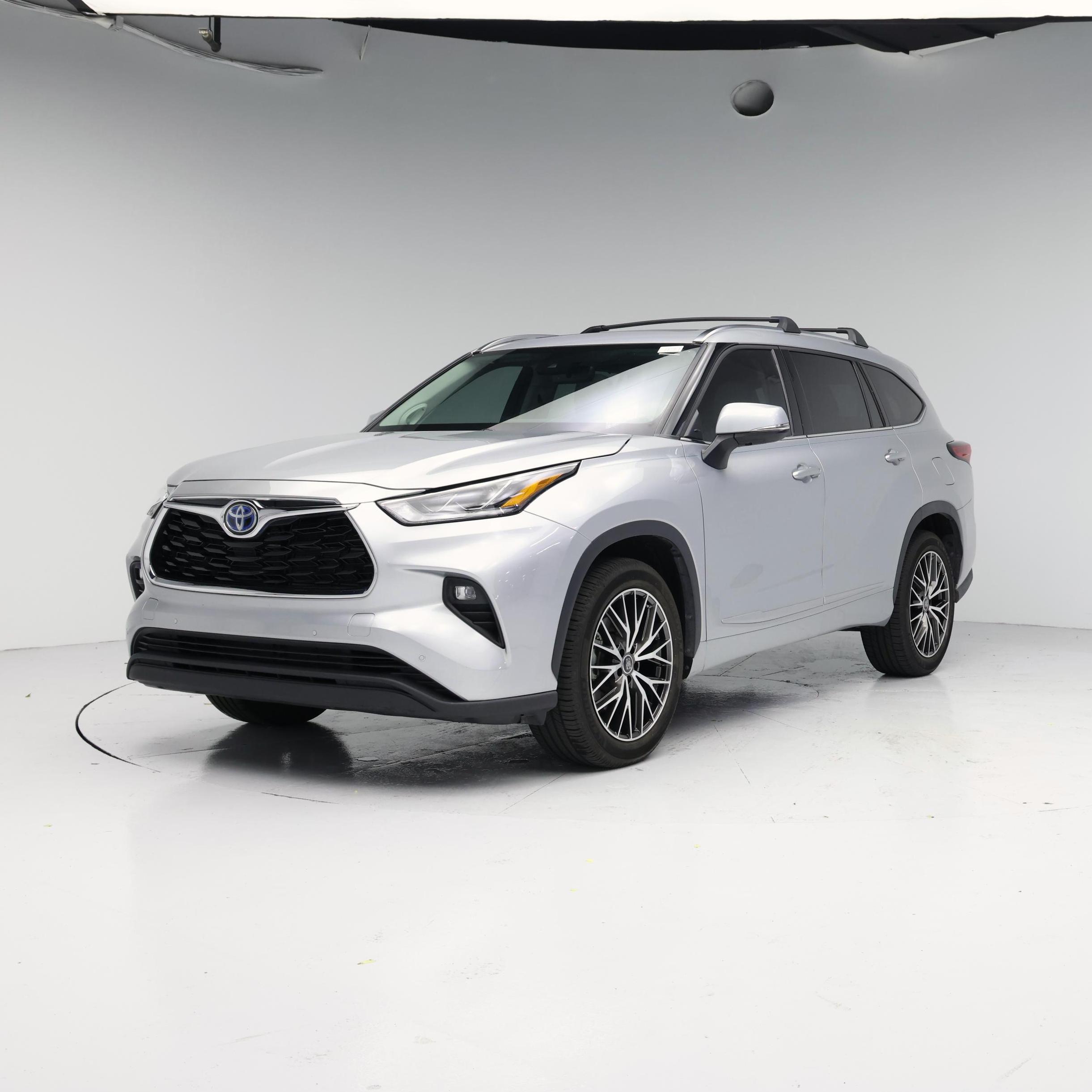 Thumbnail: 2023 Toyota Highlander - 4