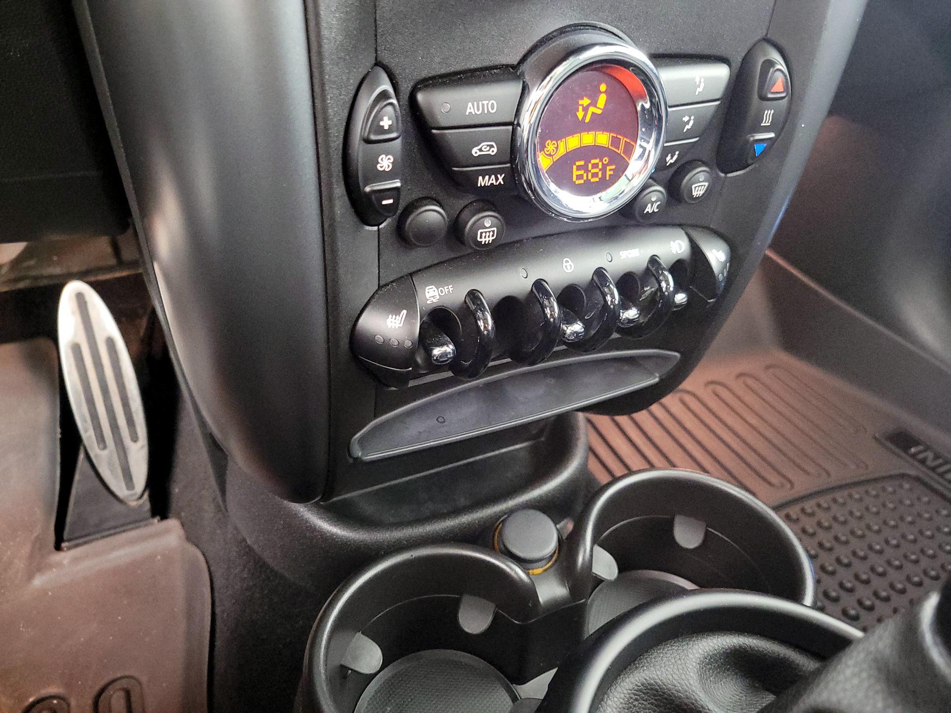 Thumbnail: 2016 MINI Cooper Countryman - 14