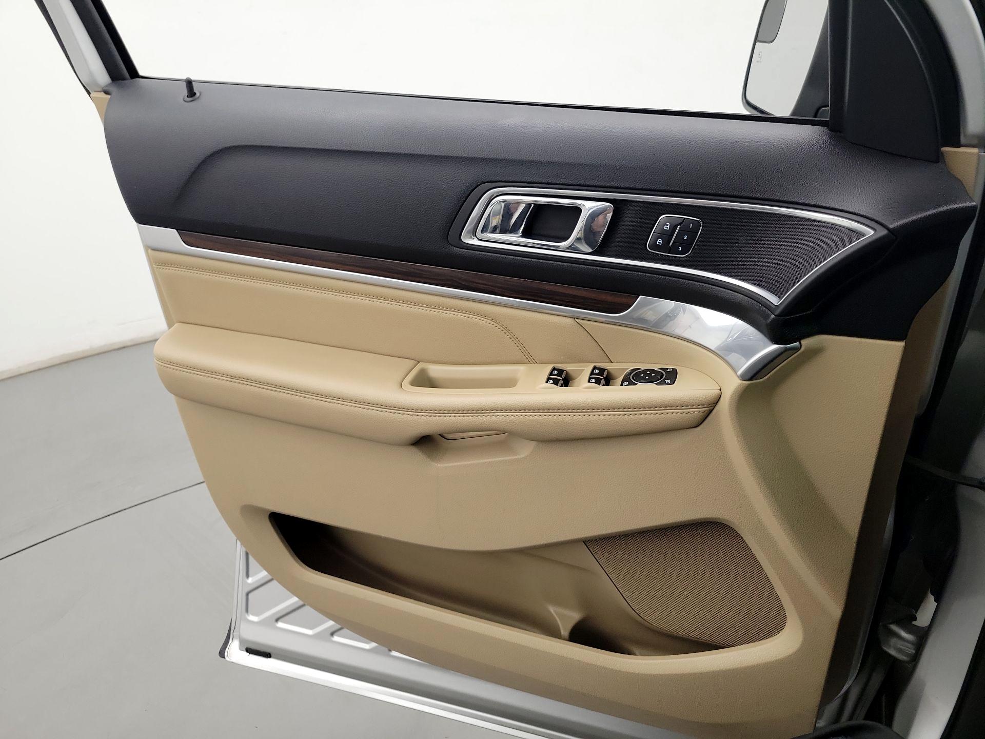 Thumbnail: 2017 Ford Explorer - 12