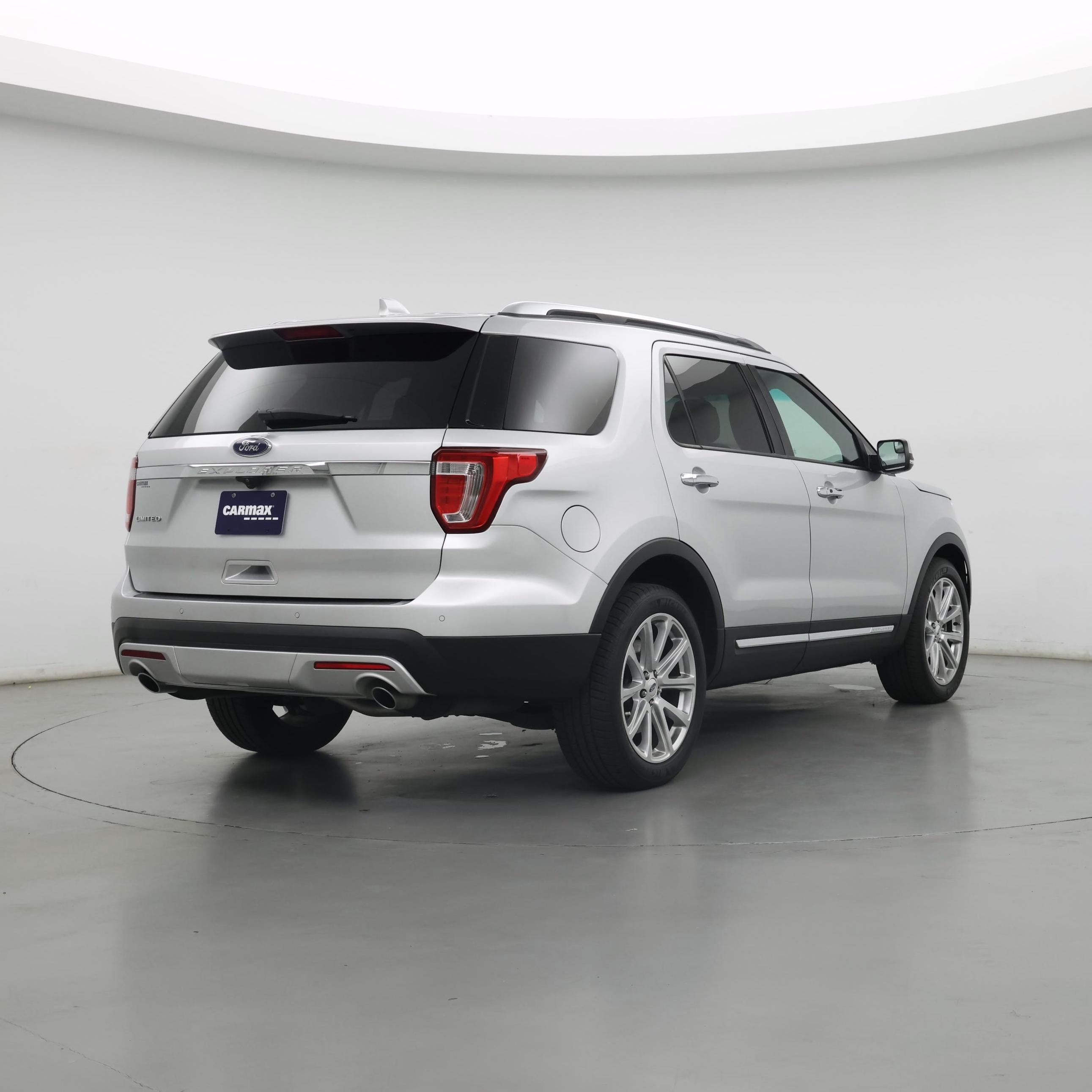 Thumbnail: 2017 Ford Explorer - 8