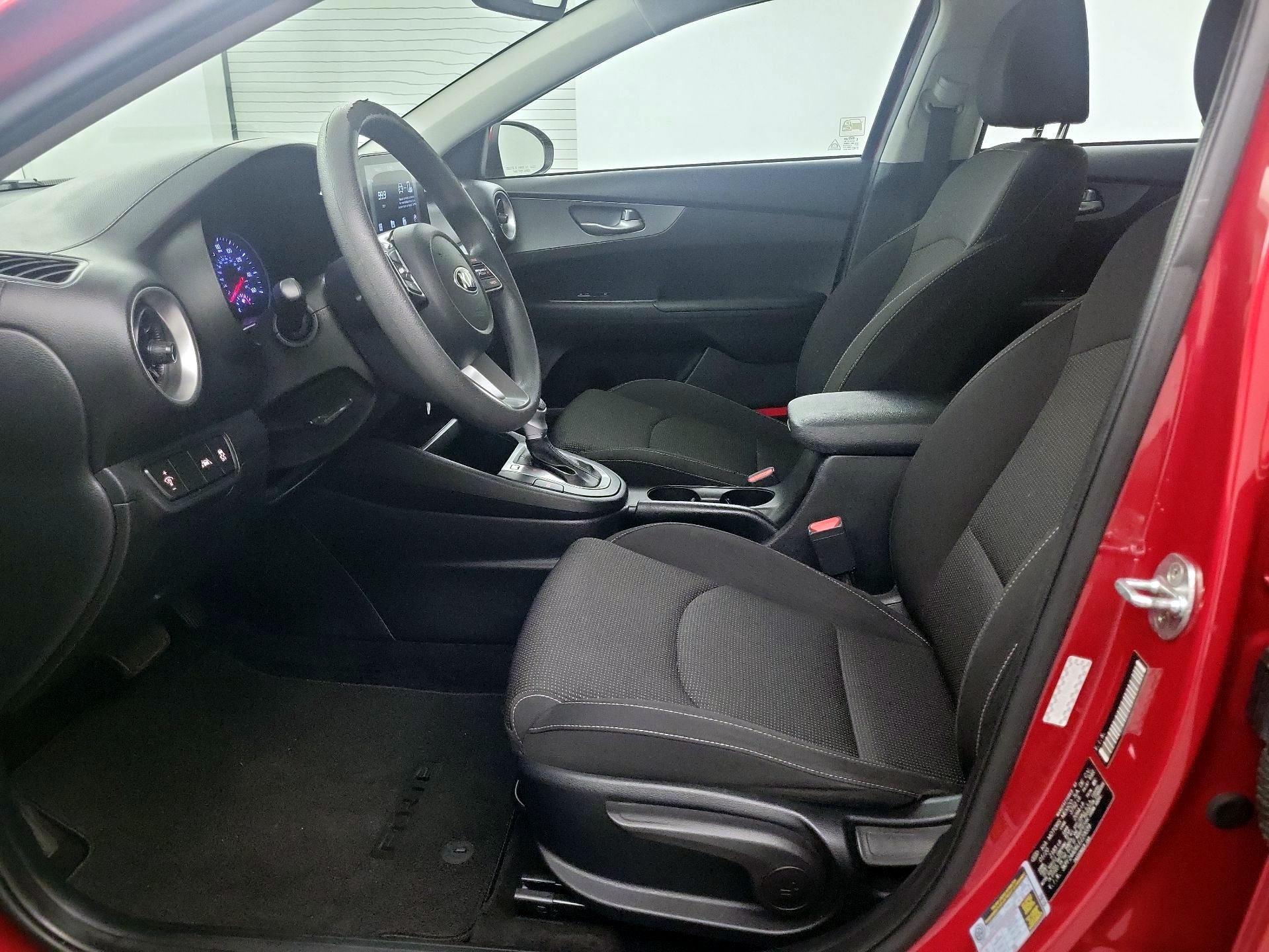 Thumbnail: 2020 Kia Forte - 9