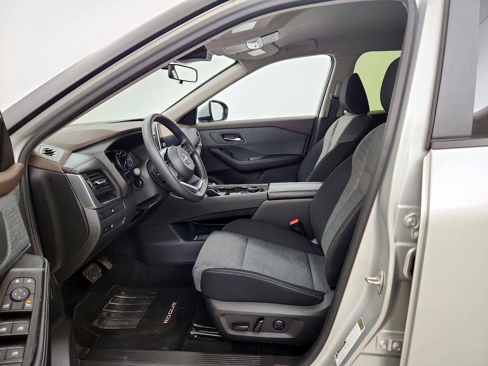 Thumbnail: 2023 Nissan Rogue - 11