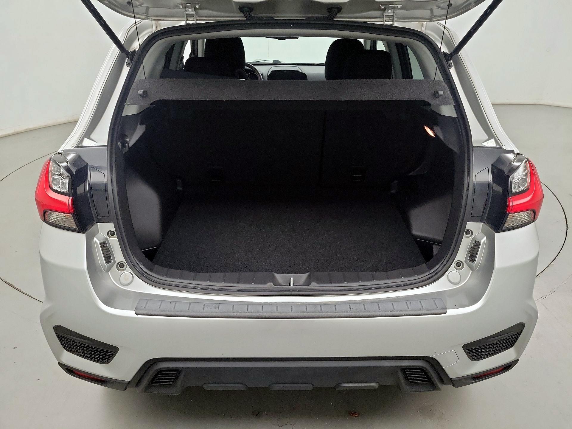 Thumbnail: 2023 Mitsubishi Outlander Sport - 16