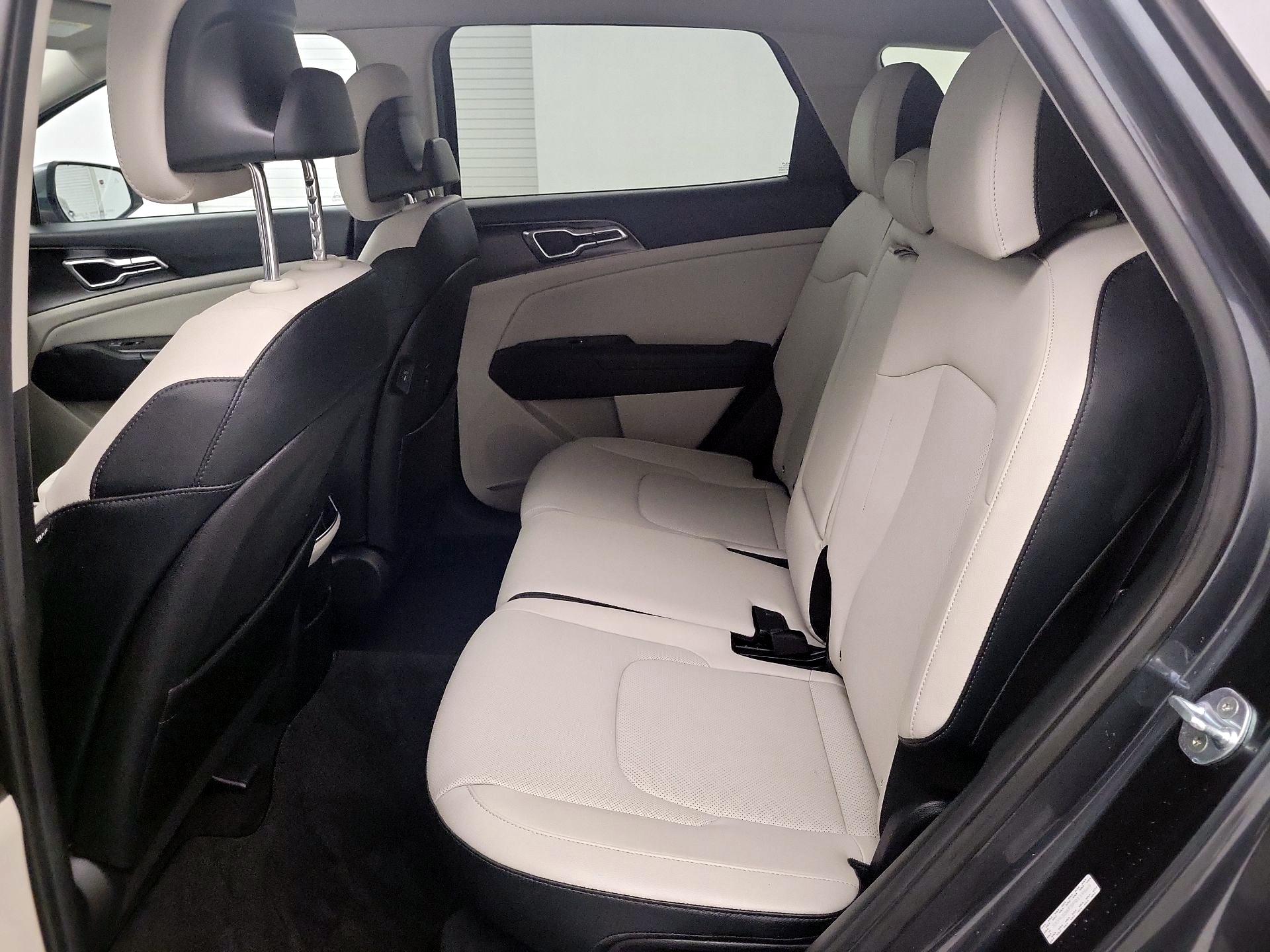 Thumbnail: 2023 Kia Sportage - 17