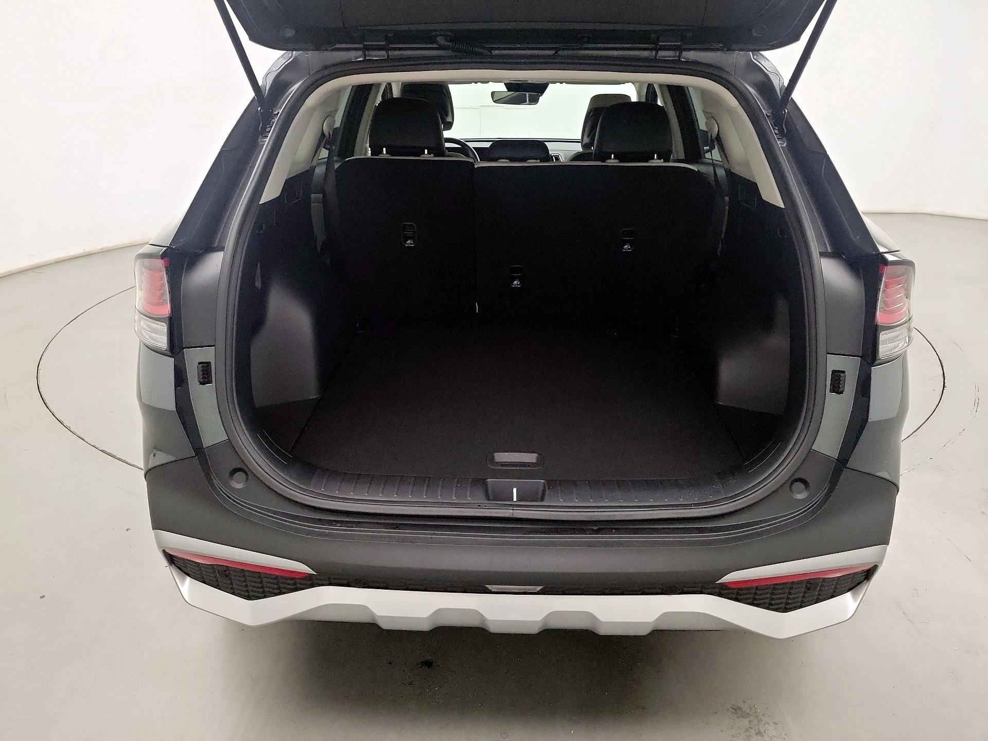 Thumbnail: 2023 Kia Sportage - 18