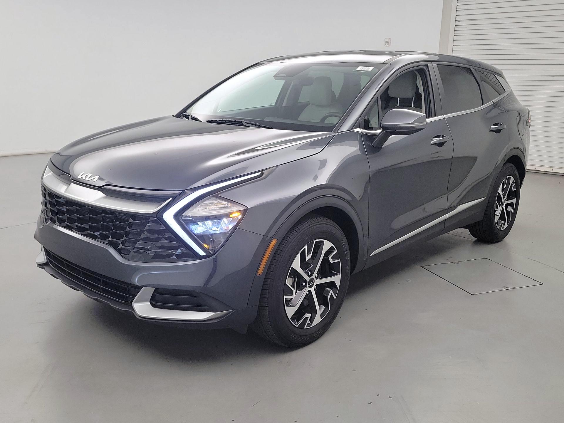 Thumbnail: 2023 Kia Sportage - 3