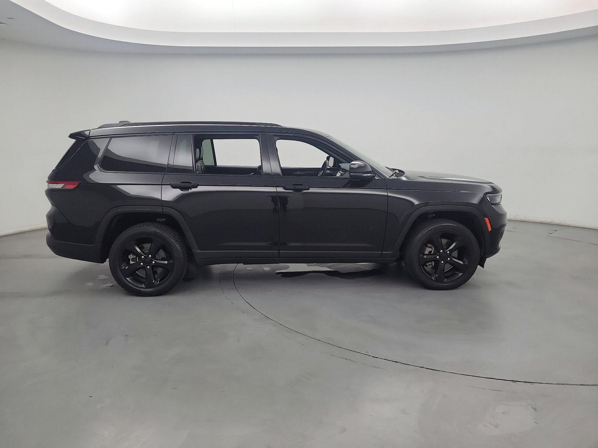 Thumbnail: 2023 Jeep Grand Cherokee L - 4