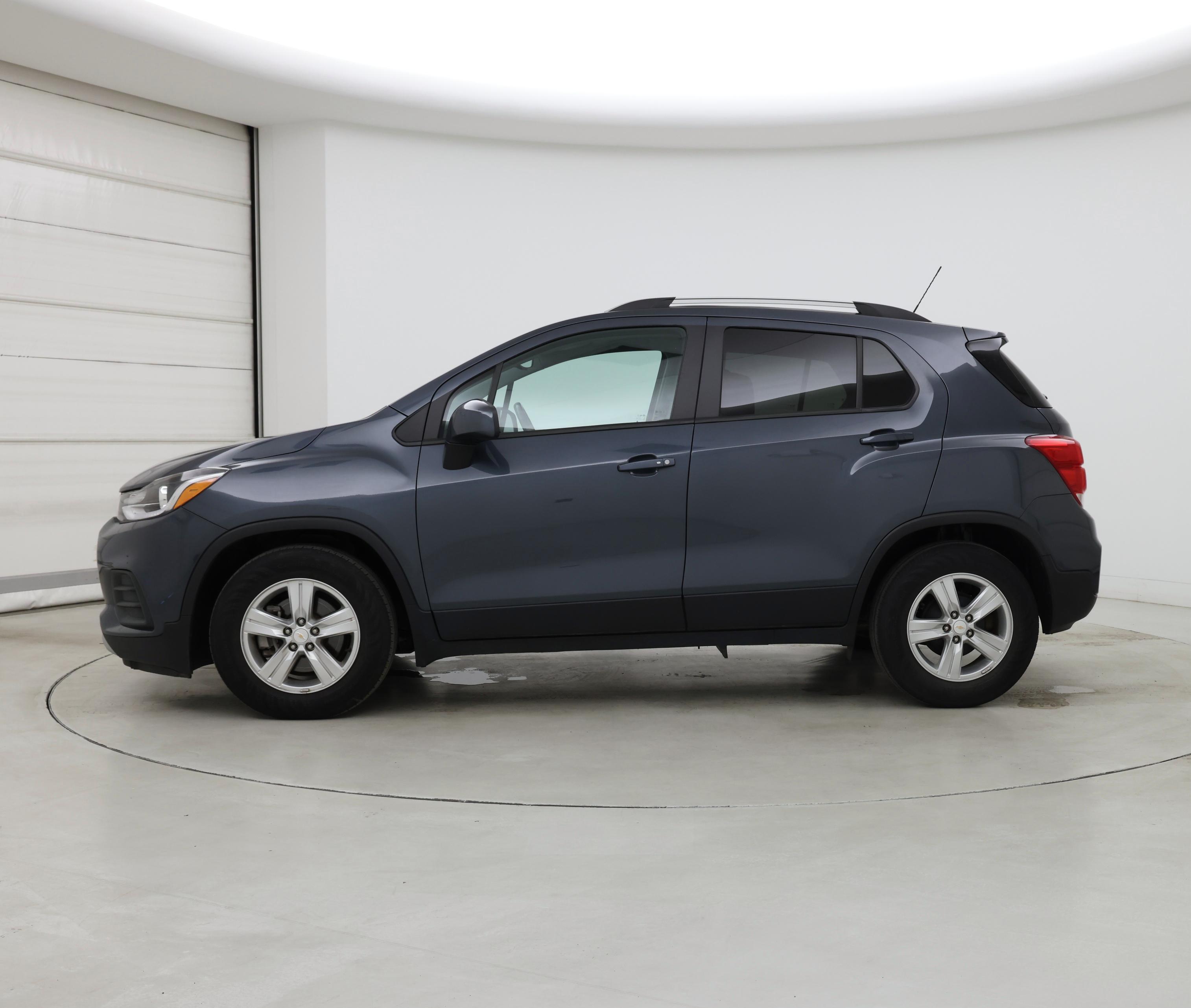 Thumbnail: 2022 Chevrolet Trax - 3