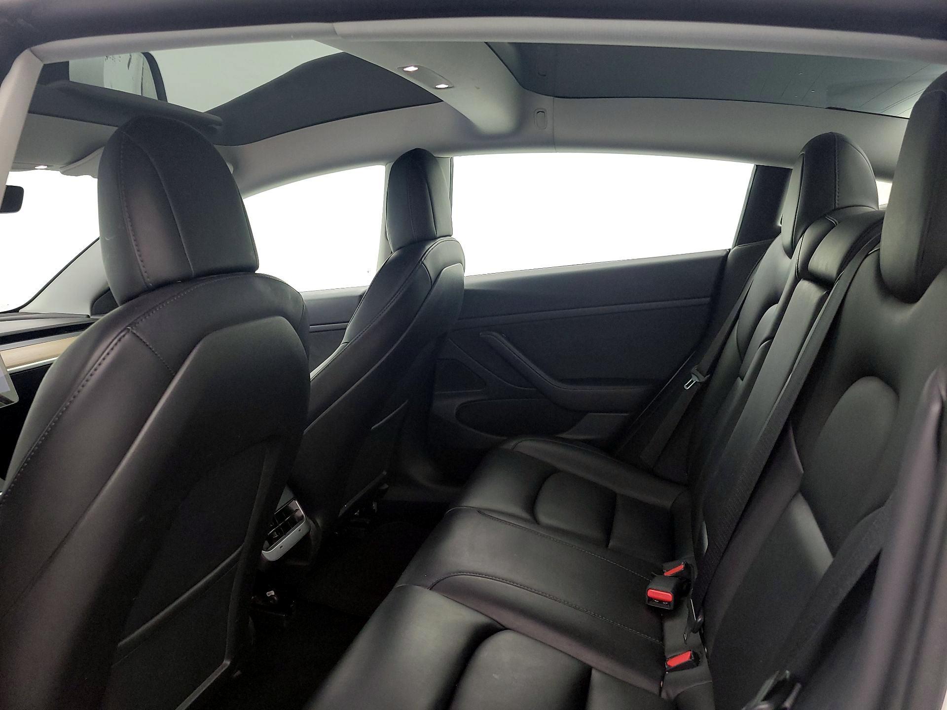 Thumbnail: 2021 Tesla Model 3 - 19