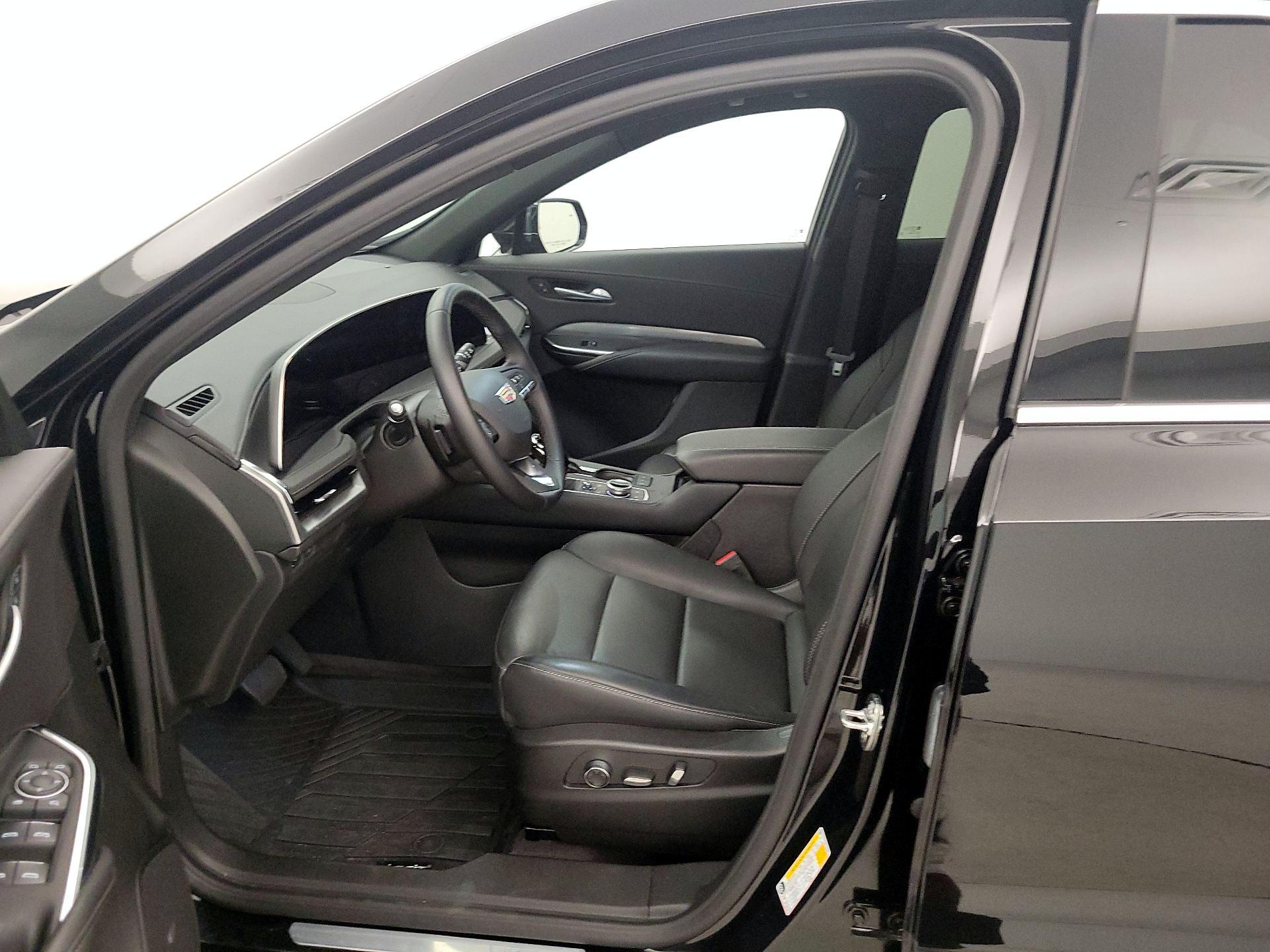 Thumbnail: 2025 Cadillac XT4 - 11