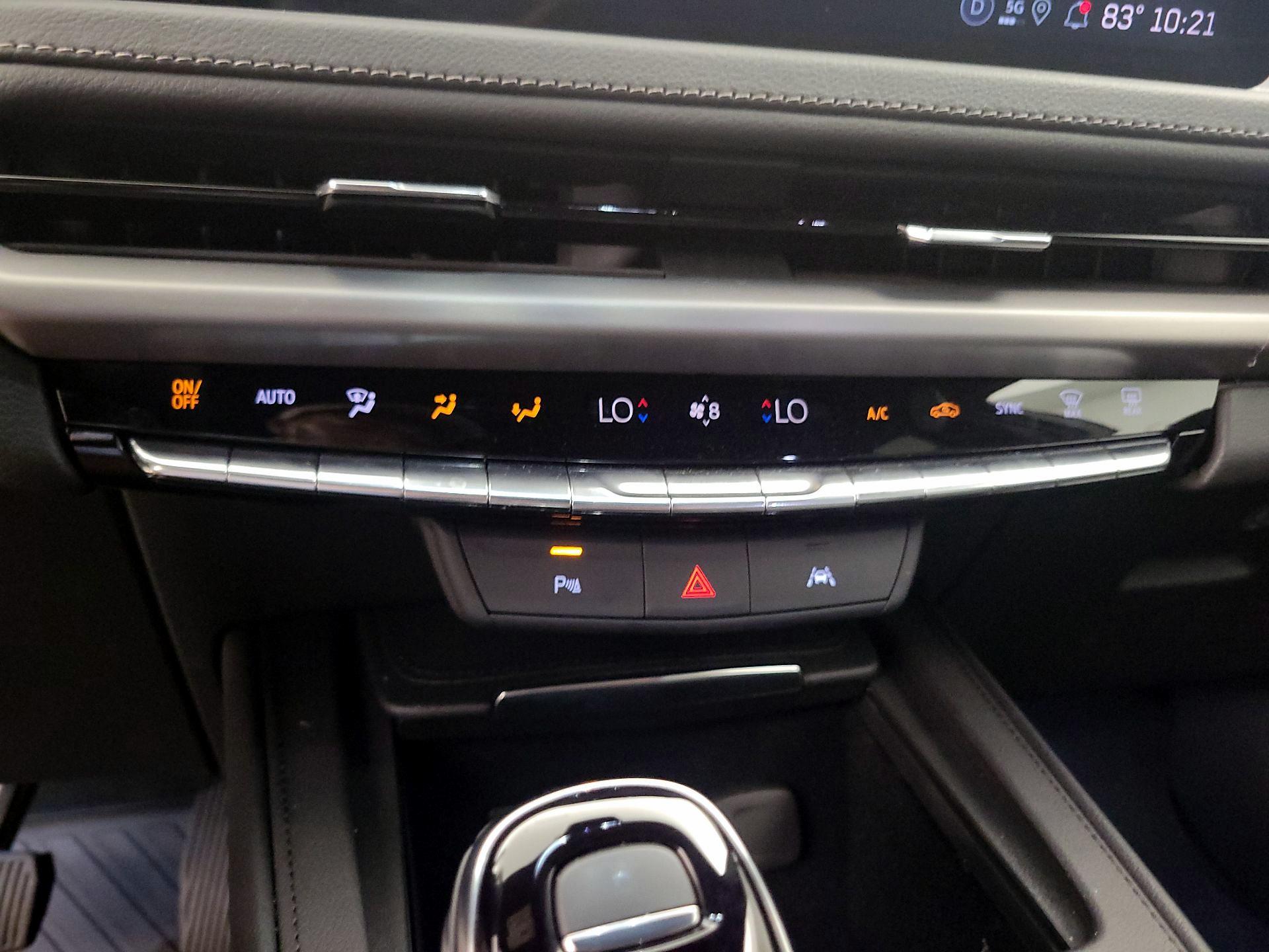 Thumbnail: 2025 Cadillac XT4 - 16