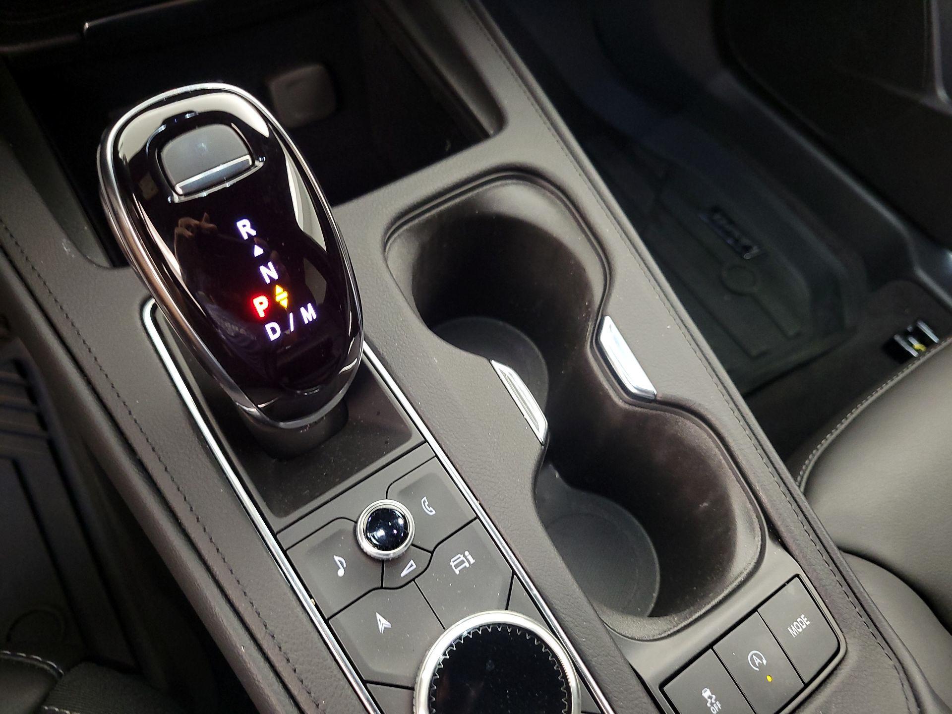 Thumbnail: 2025 Cadillac XT4 - 17