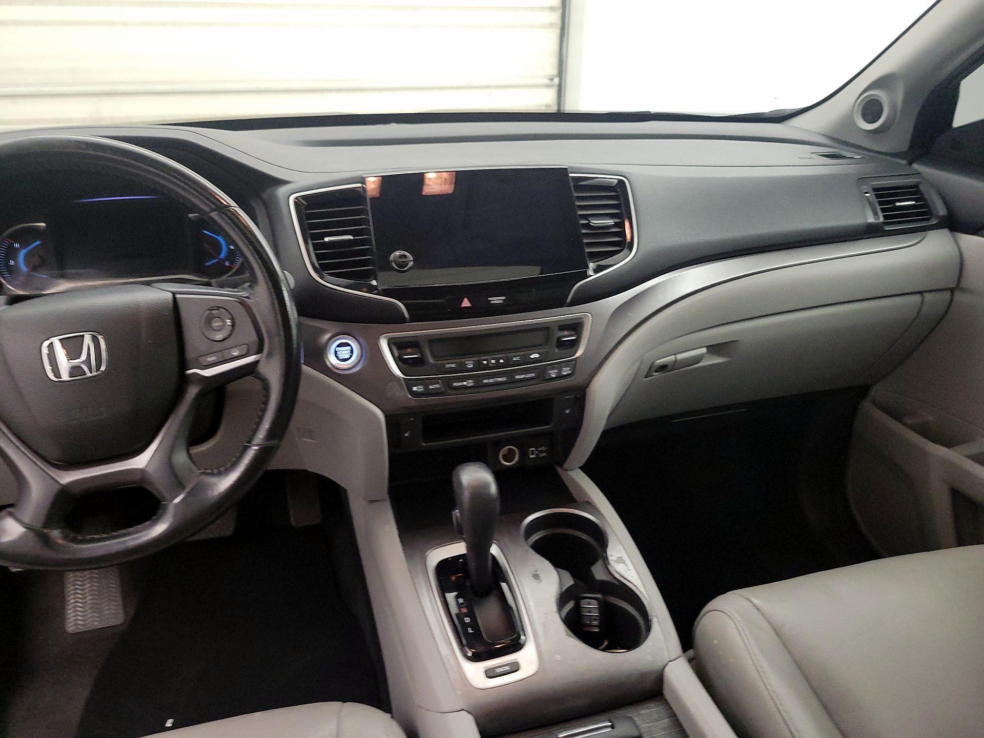 Thumbnail: 2019 Honda Pilot - 9