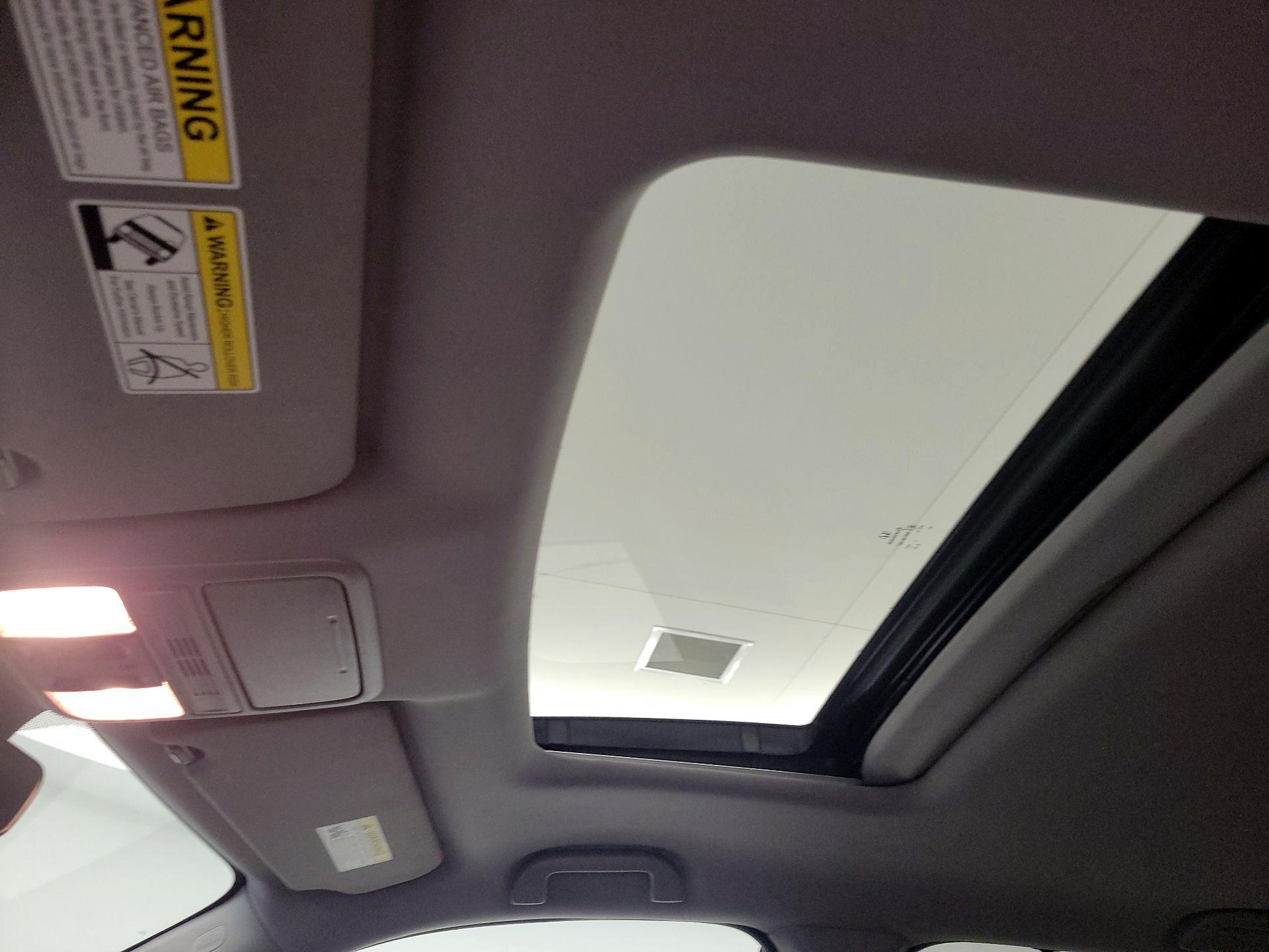 Thumbnail: 2019 Honda Pilot - 19