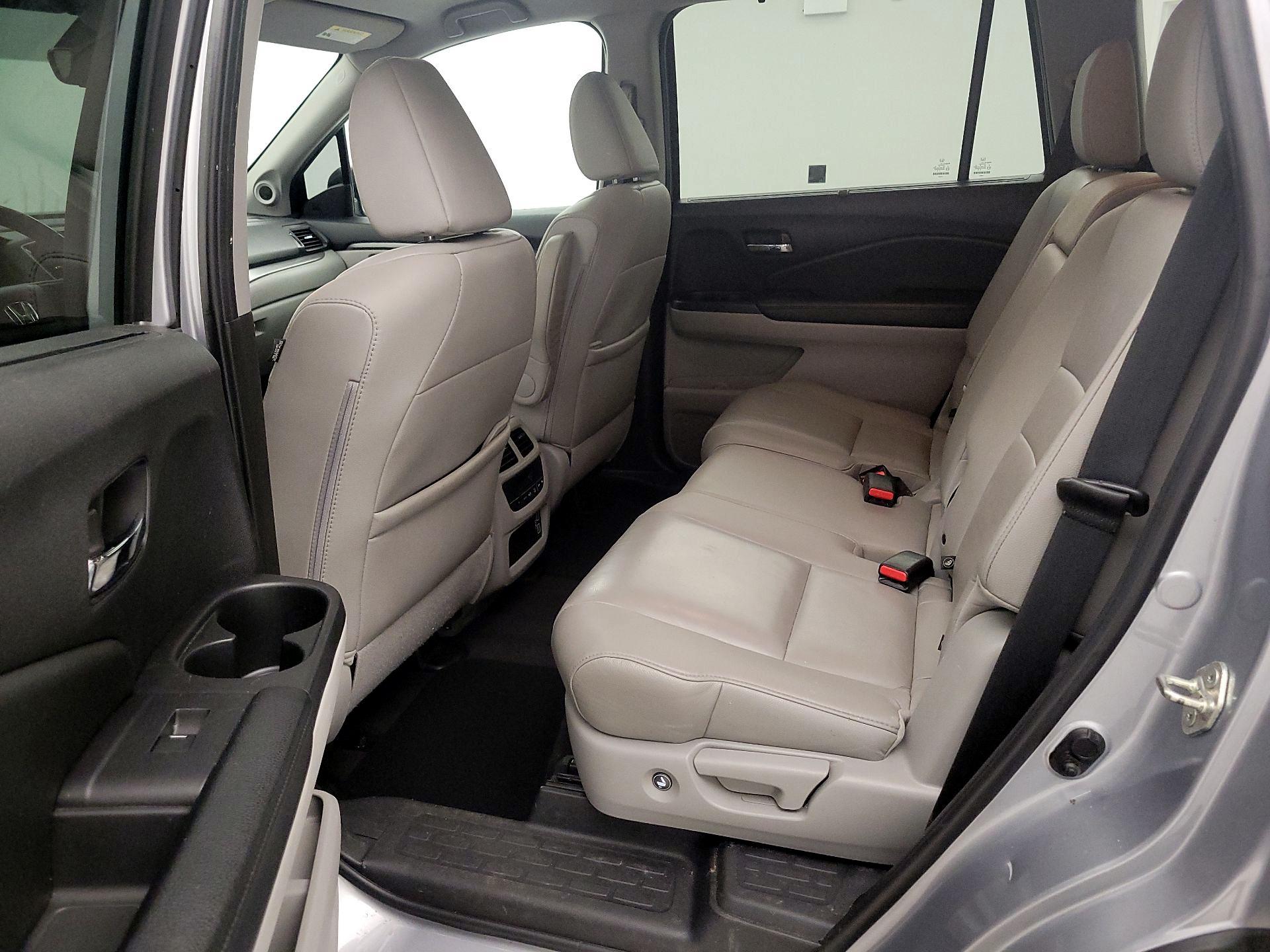 Thumbnail: 2019 Honda Pilot - 20