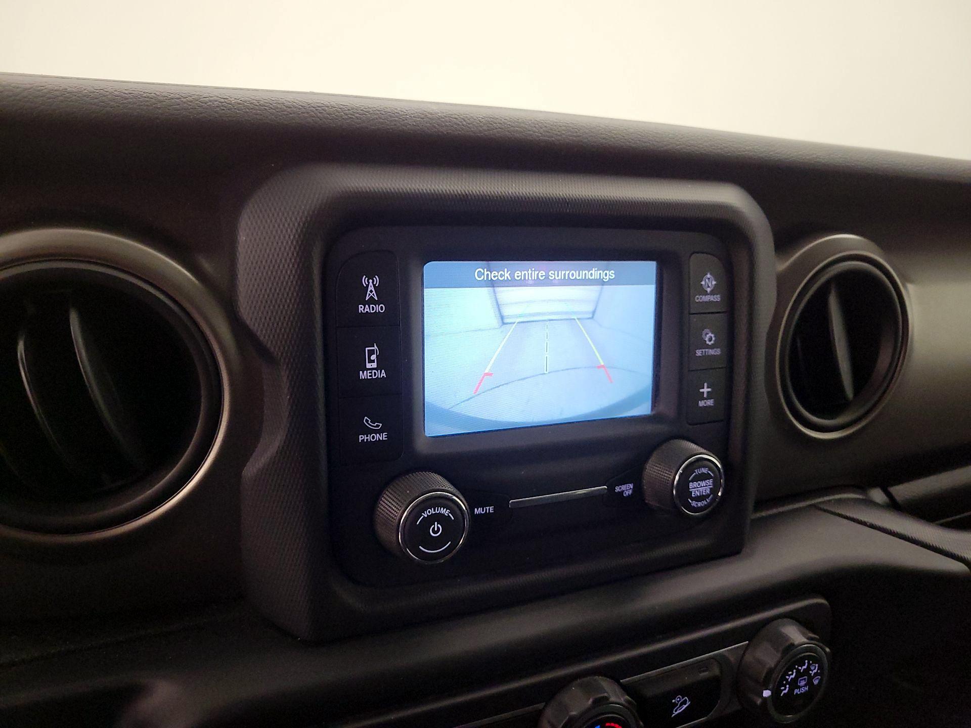 Thumbnail: 2018 Jeep Wrangler - 13