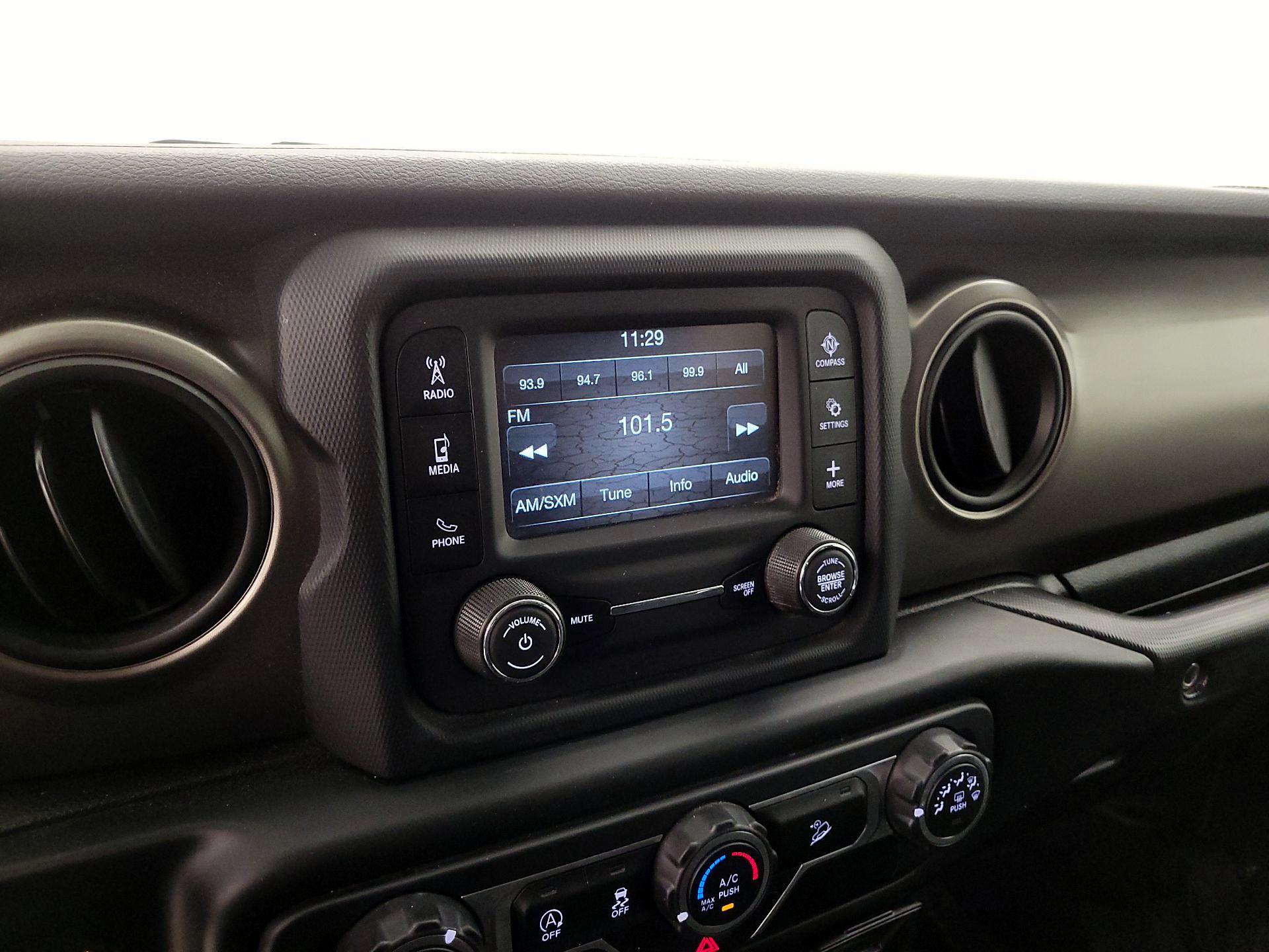 Thumbnail: 2018 Jeep Wrangler - 14