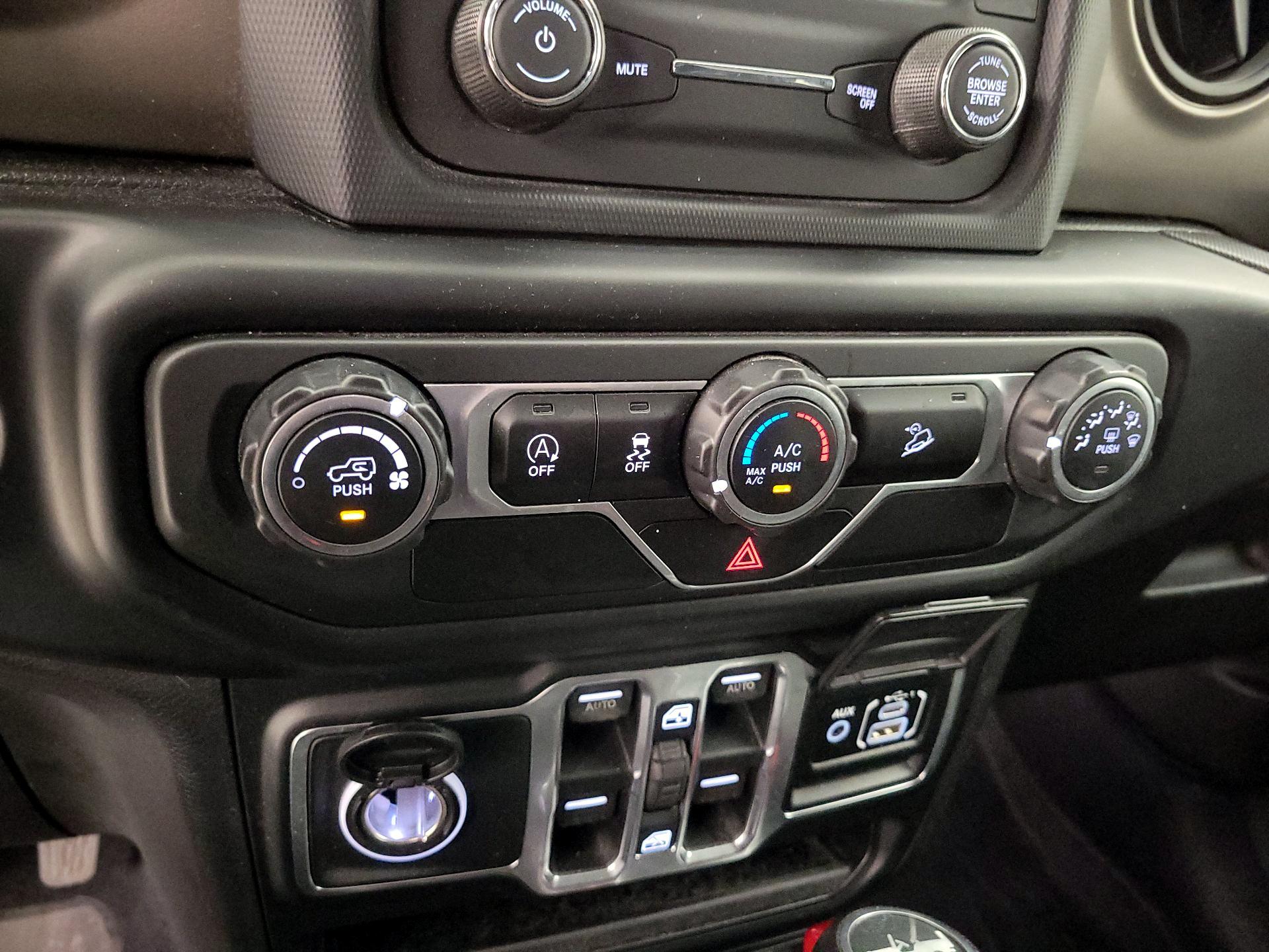 Thumbnail: 2018 Jeep Wrangler - 15