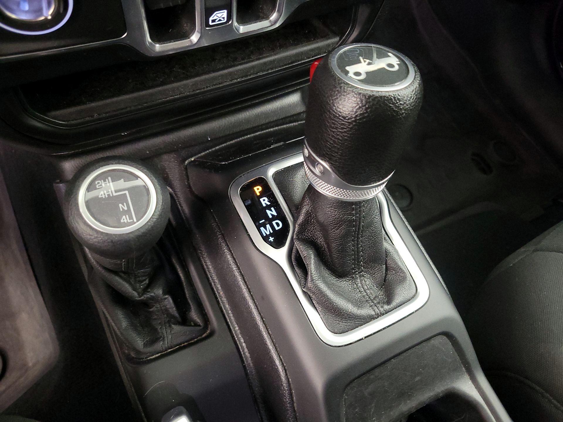 Thumbnail: 2018 Jeep Wrangler - 16