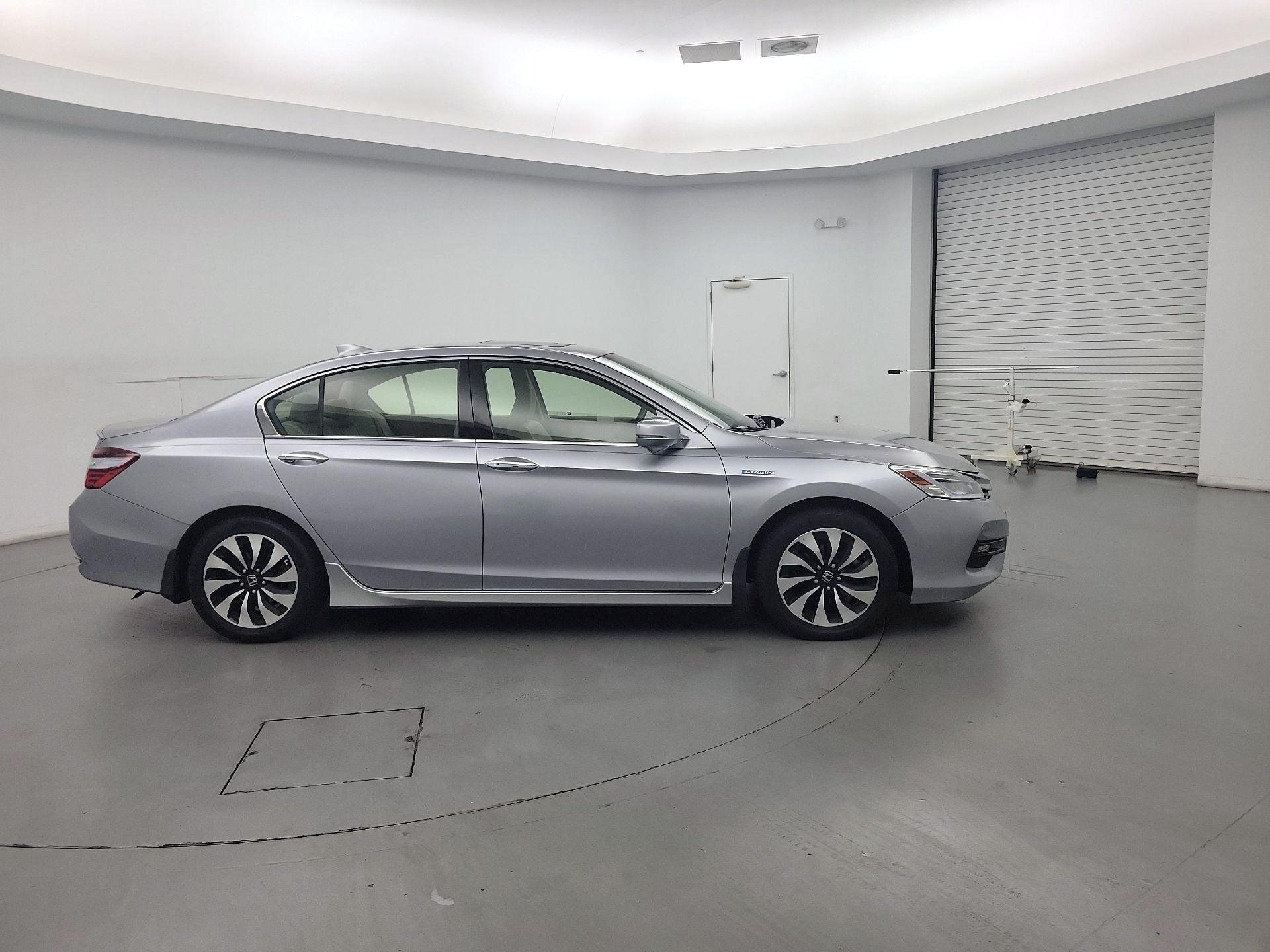 Thumbnail: 2017 Honda Accord - 4