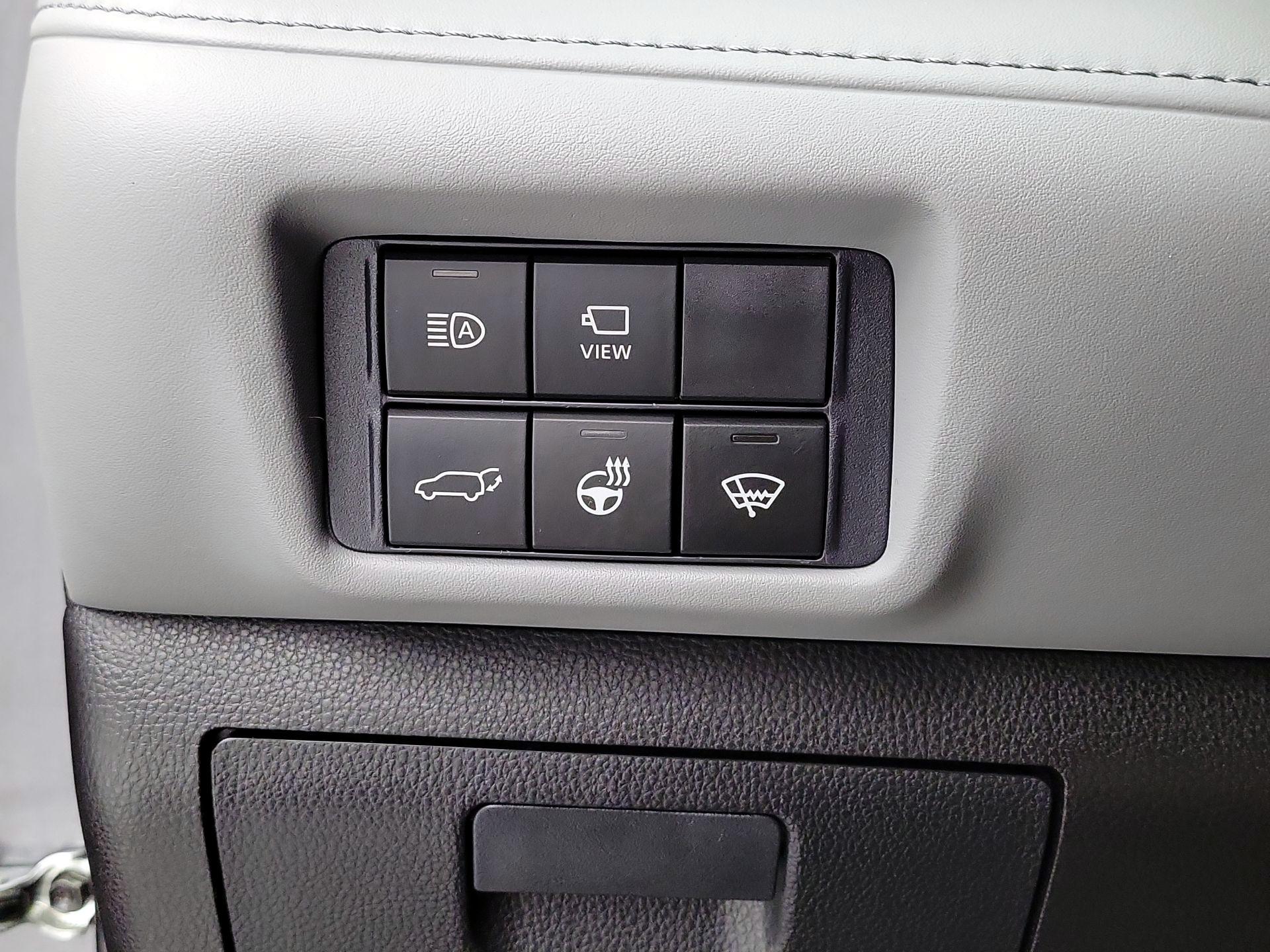 Thumbnail: 2021 Toyota Highlander - 11