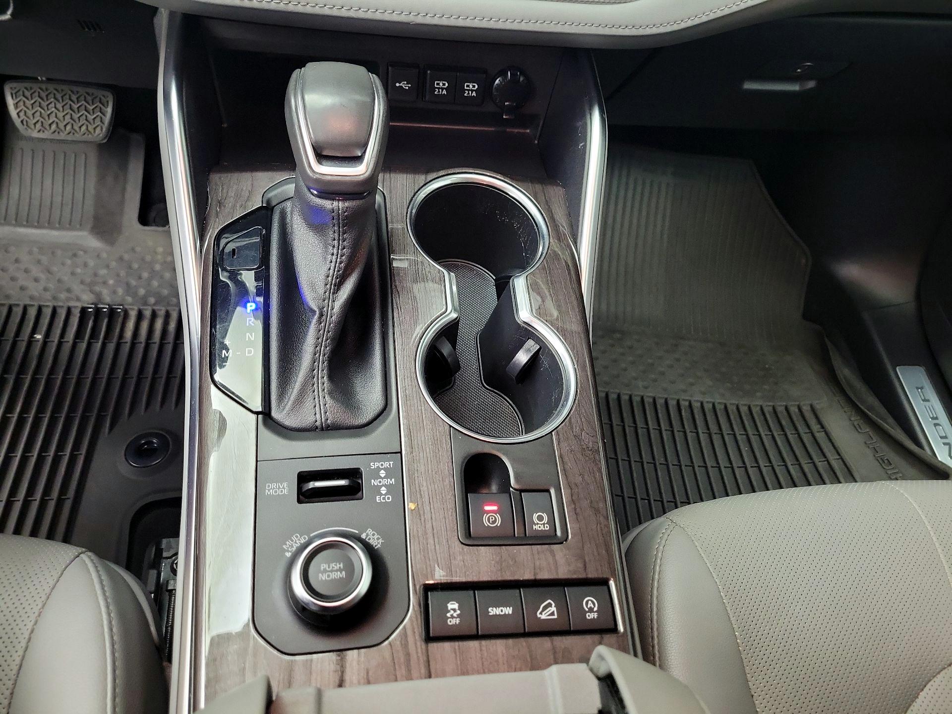 Thumbnail: 2021 Toyota Highlander - 16