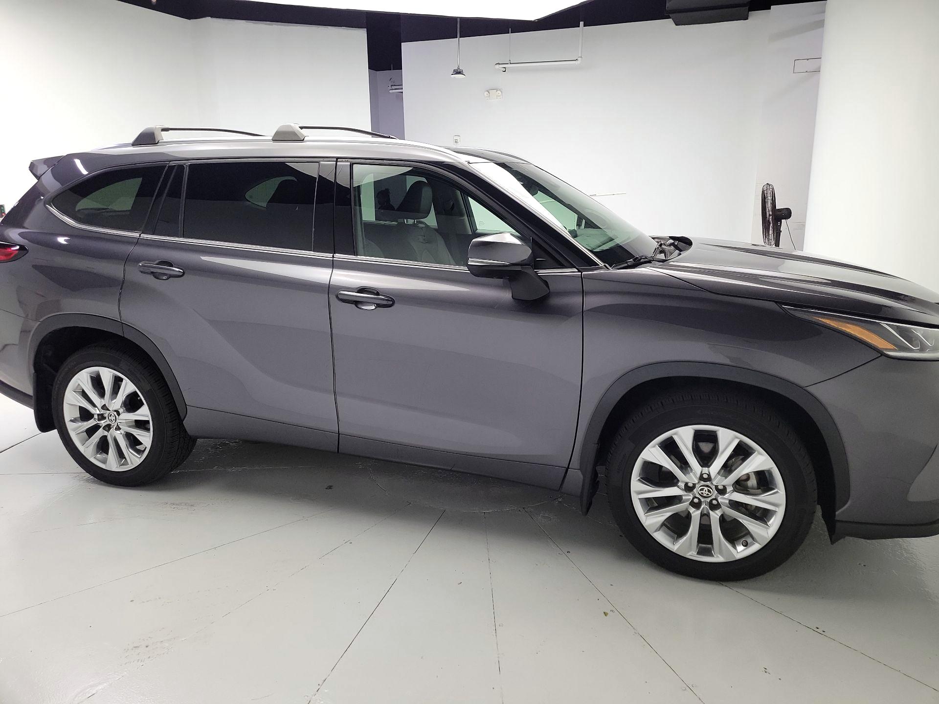 Thumbnail: 2021 Toyota Highlander - 4