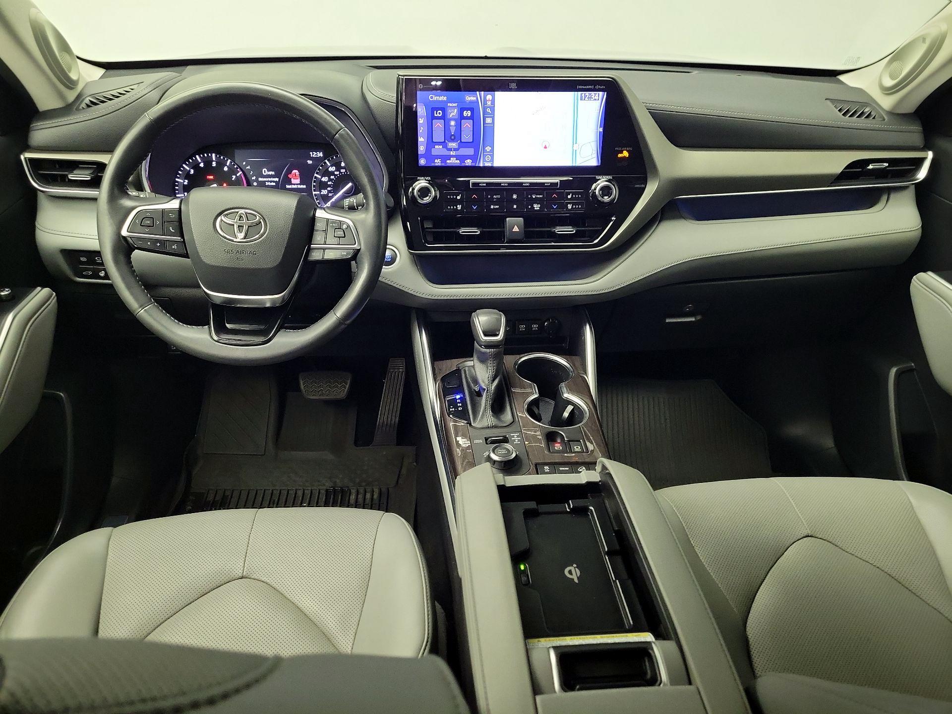 Thumbnail: 2021 Toyota Highlander - 8