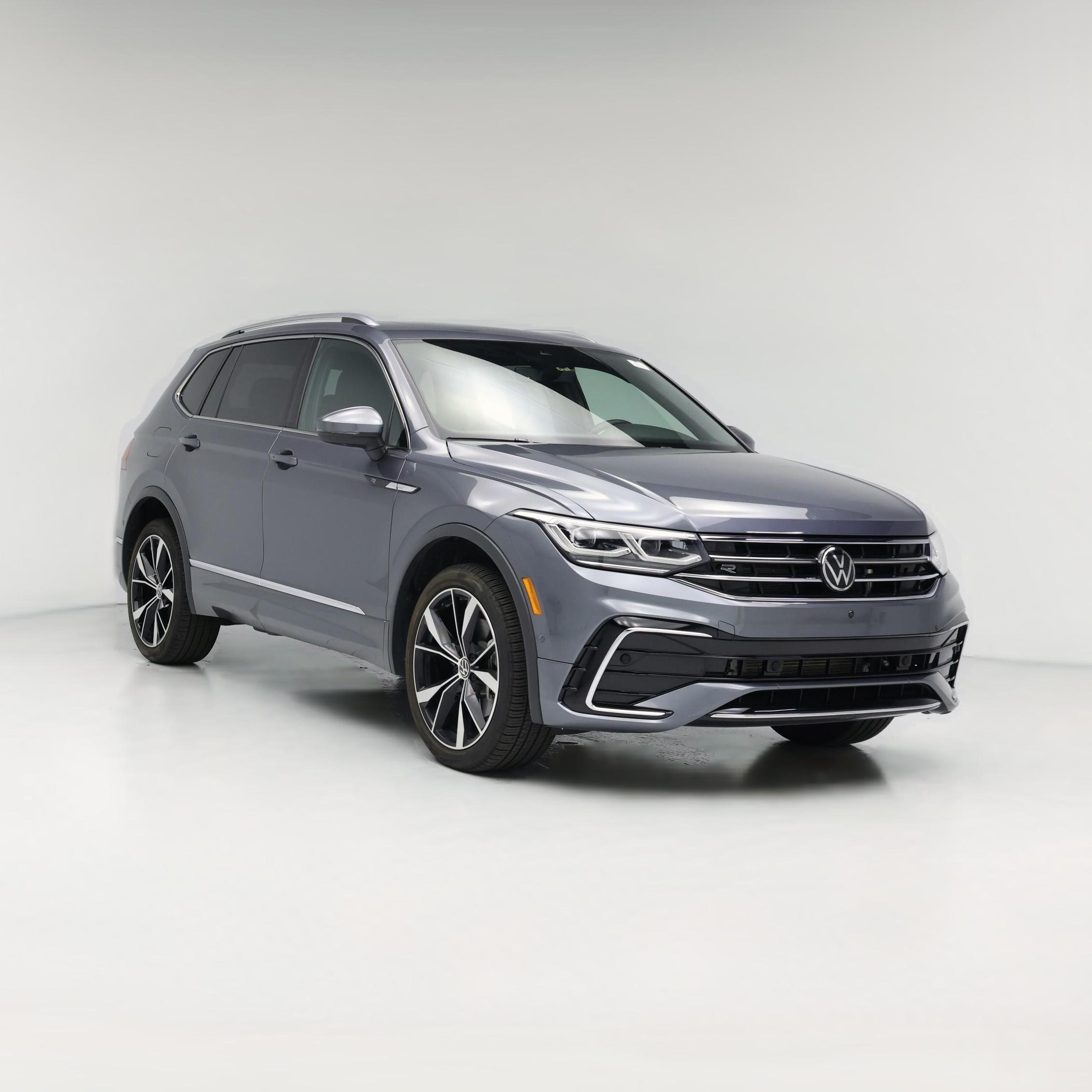 Thumbnail: 2022 Volkswagen Tiguan - 1