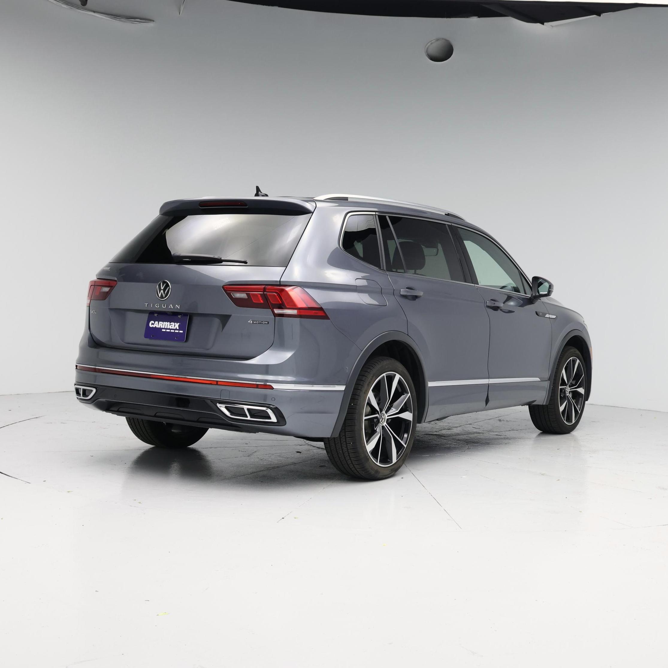 Thumbnail: 2022 Volkswagen Tiguan - 8