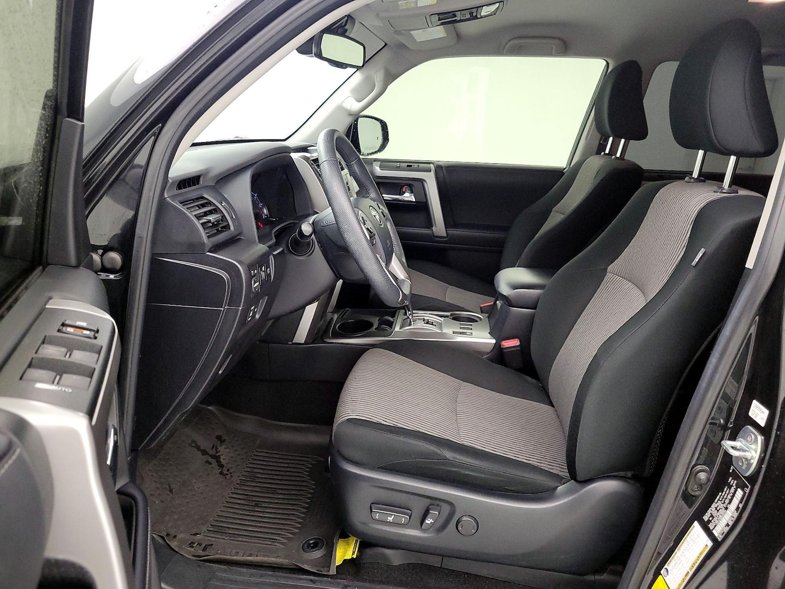 2023 Toyota 4Runner SR5 - Photo 12