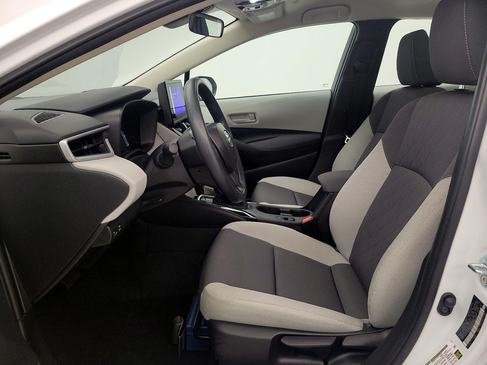 2026 Toyota Corolla LE - Photo 12
