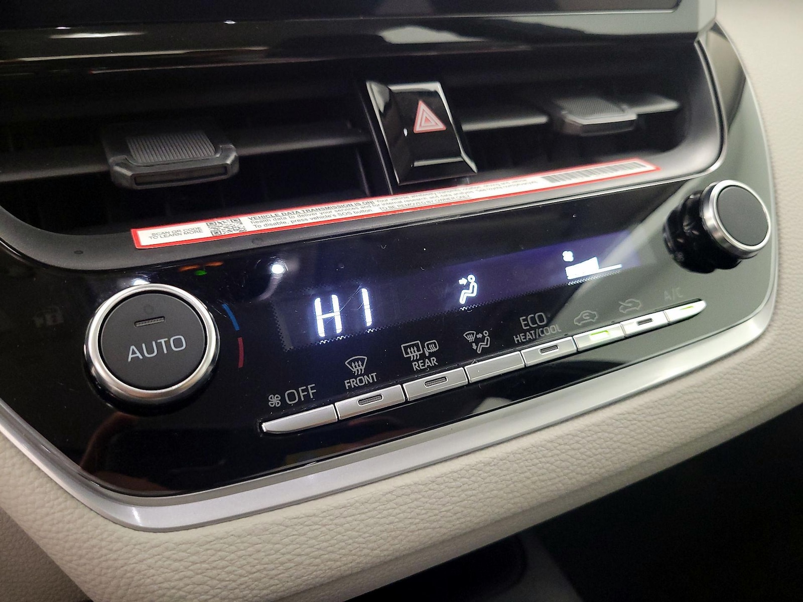 2026 Toyota Corolla LE - Photo 17
