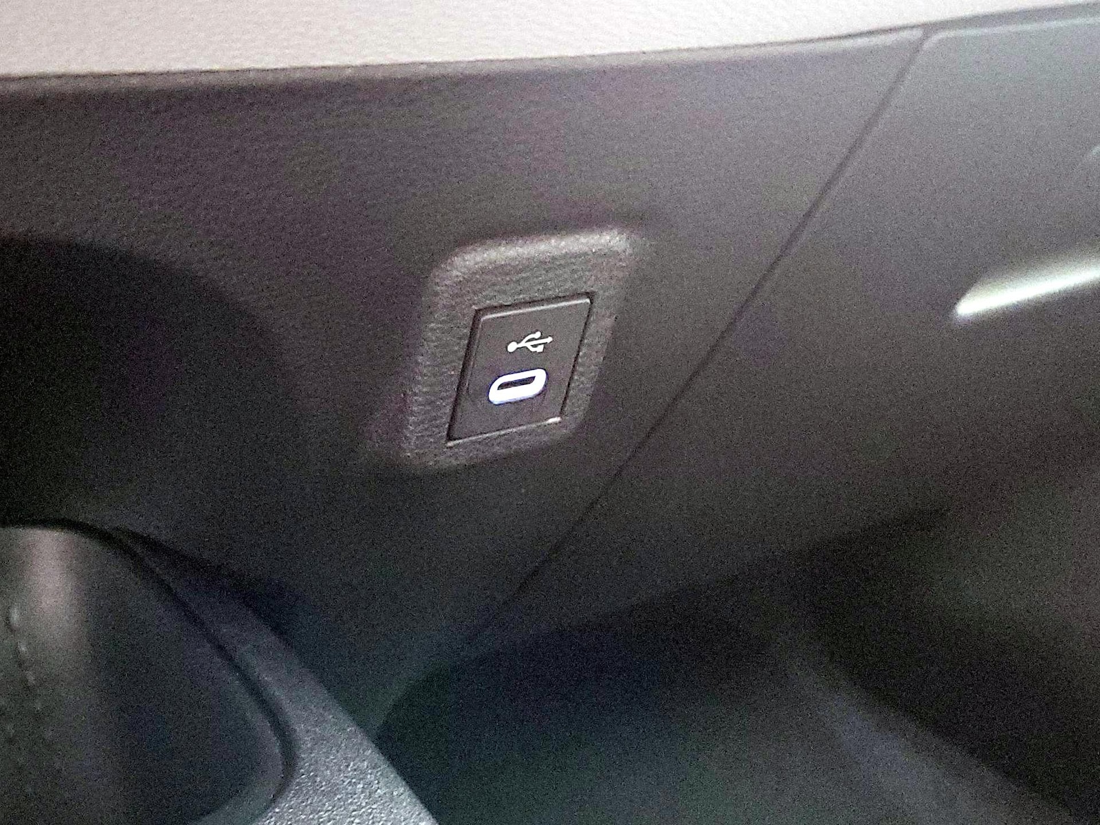2026 Toyota Corolla LE - Photo 19