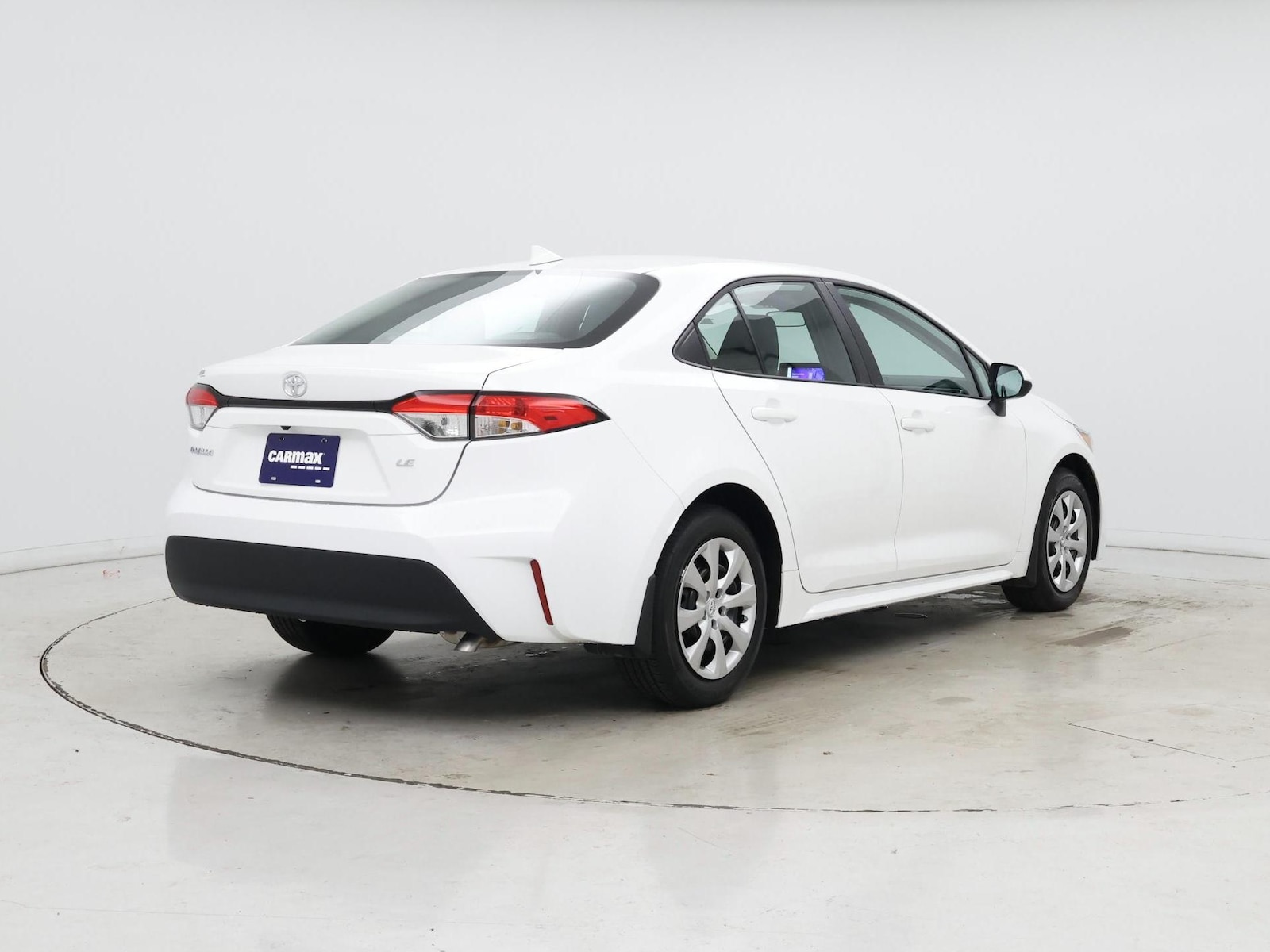 2026 Toyota Corolla LE - Photo 9