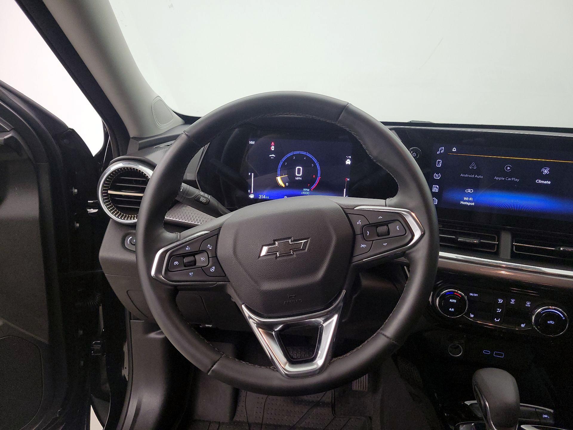 Thumbnail: 2025 Chevrolet Trax - 10