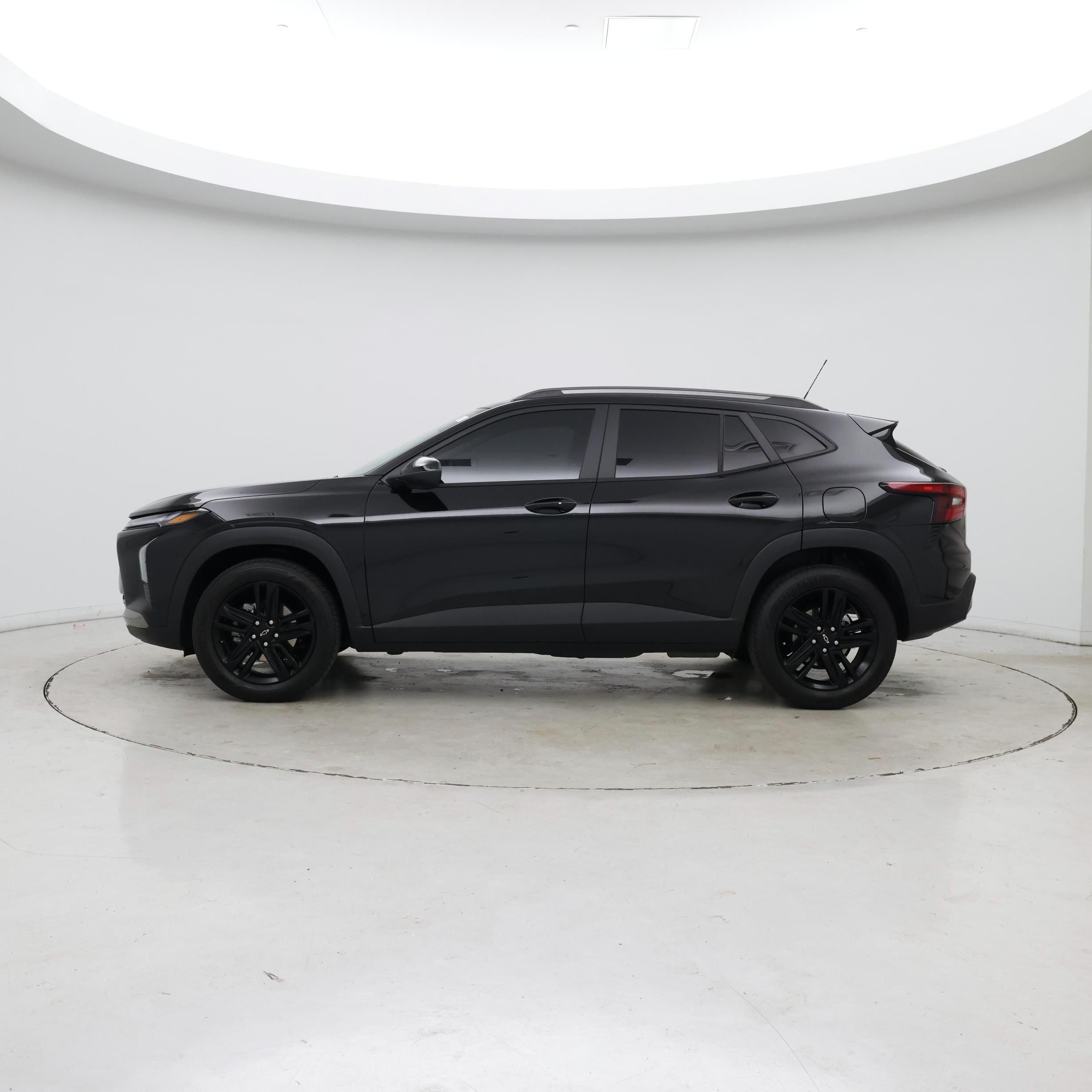 Thumbnail: 2025 Chevrolet Trax - 3