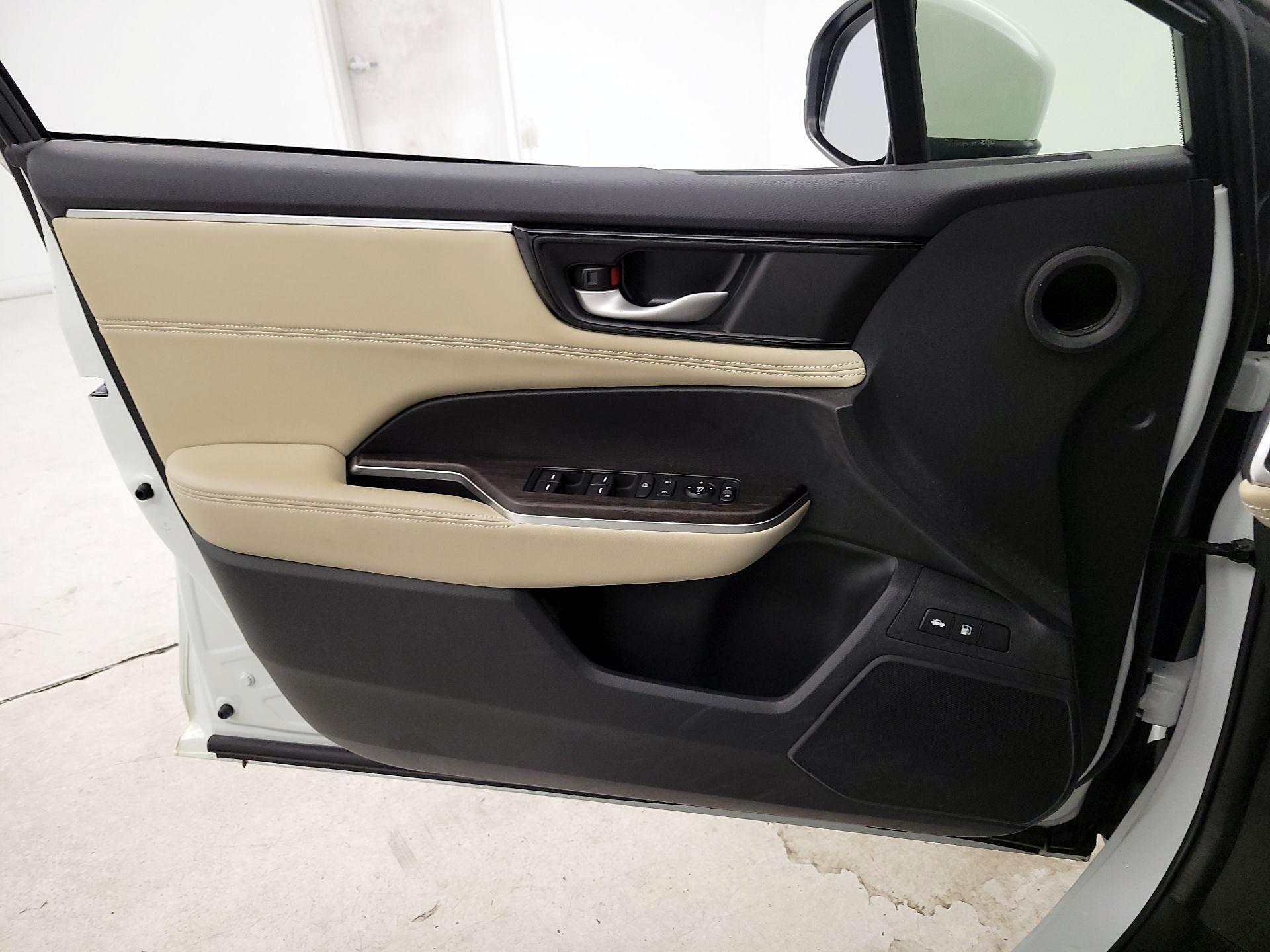 Thumbnail: 2018 Honda Clarity - 12