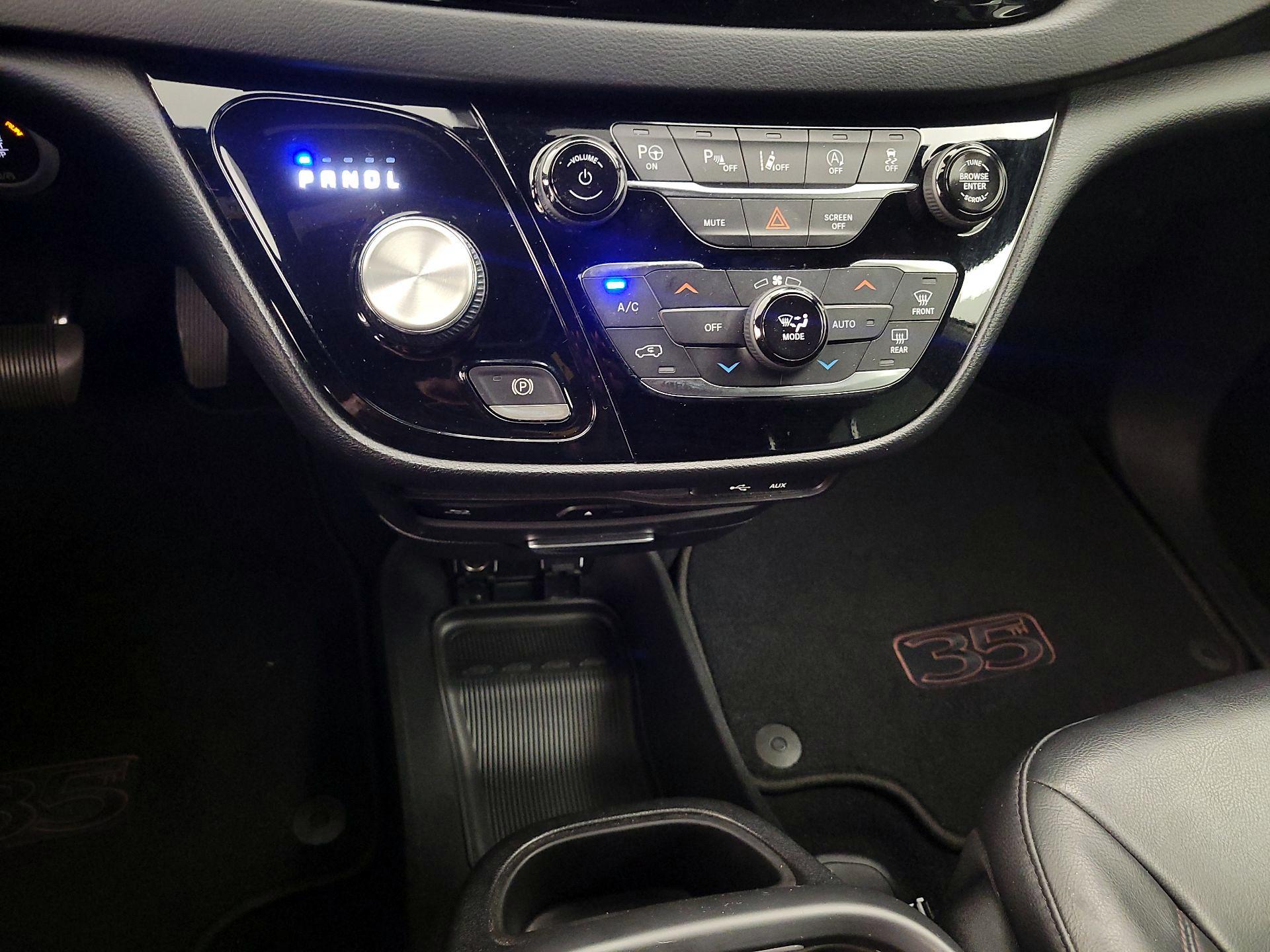 Thumbnail: 2020 Chrysler Pacifica - 17