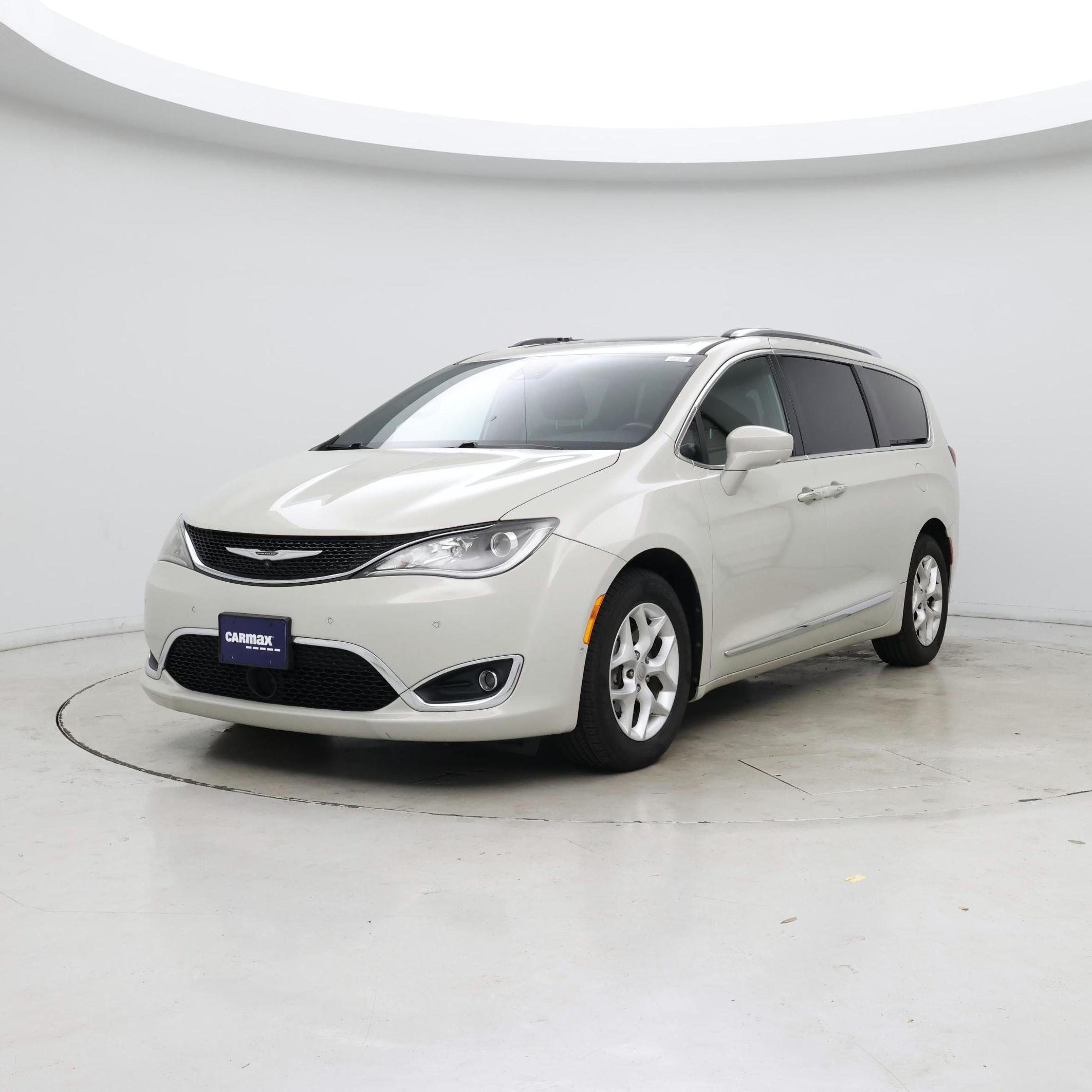 Thumbnail: 2020 Chrysler Pacifica - 4
